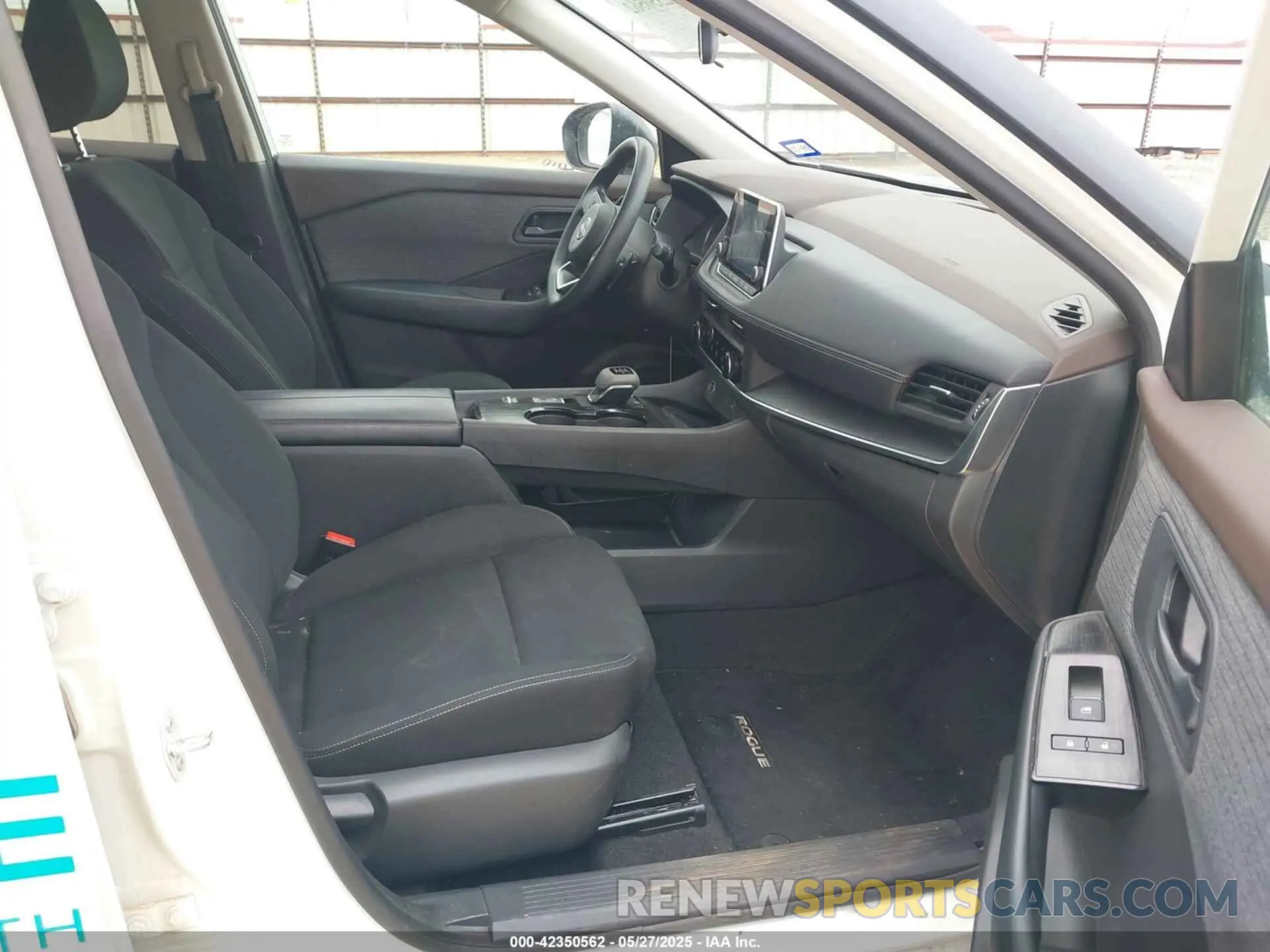 5 Photograph of a damaged car 5N1BT3AA5PC894381 NISSAN ROGUE 2023