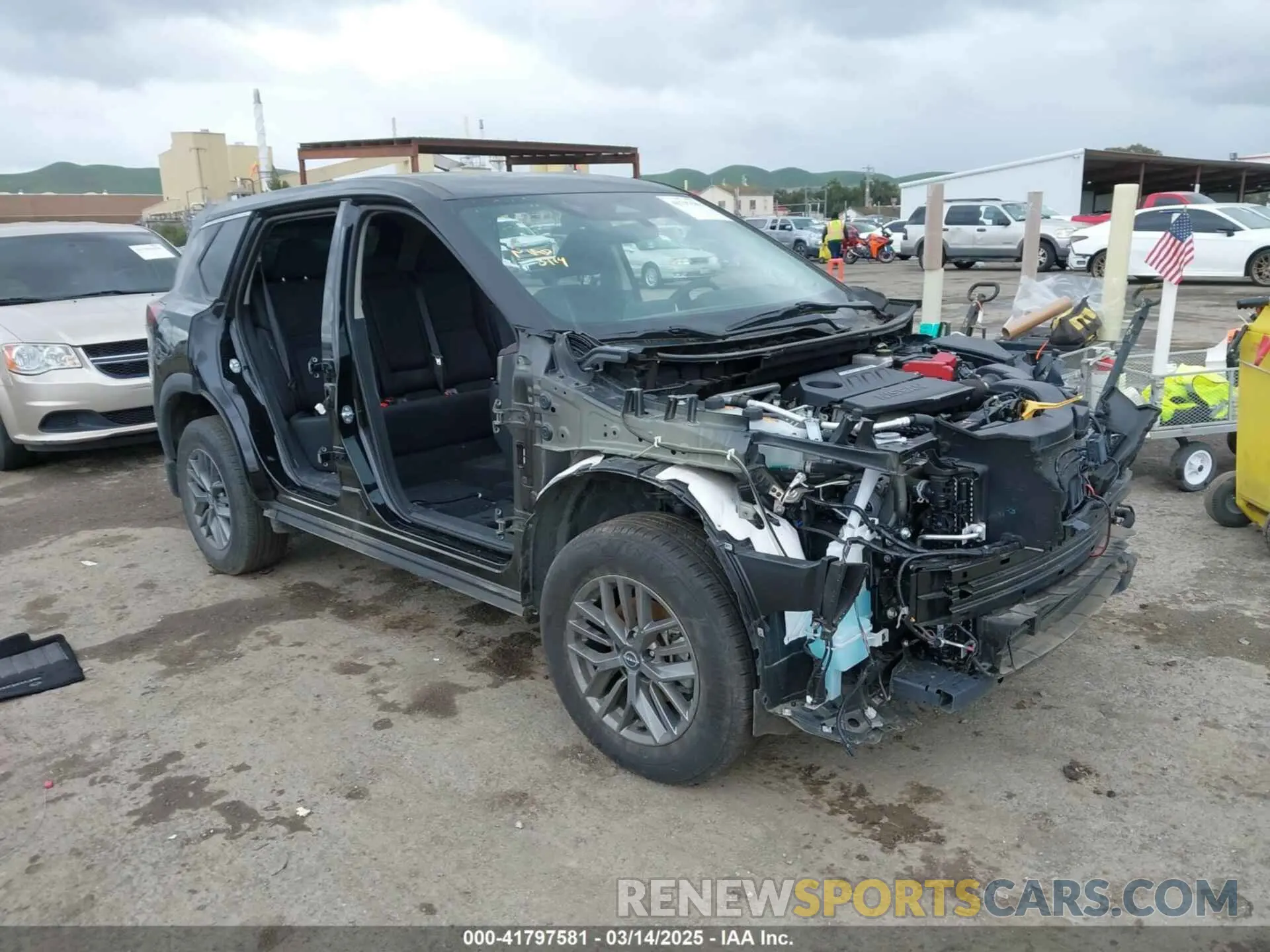 1 Photograph of a damaged car 5N1BT3AA6PC914864 NISSAN ROGUE 2023