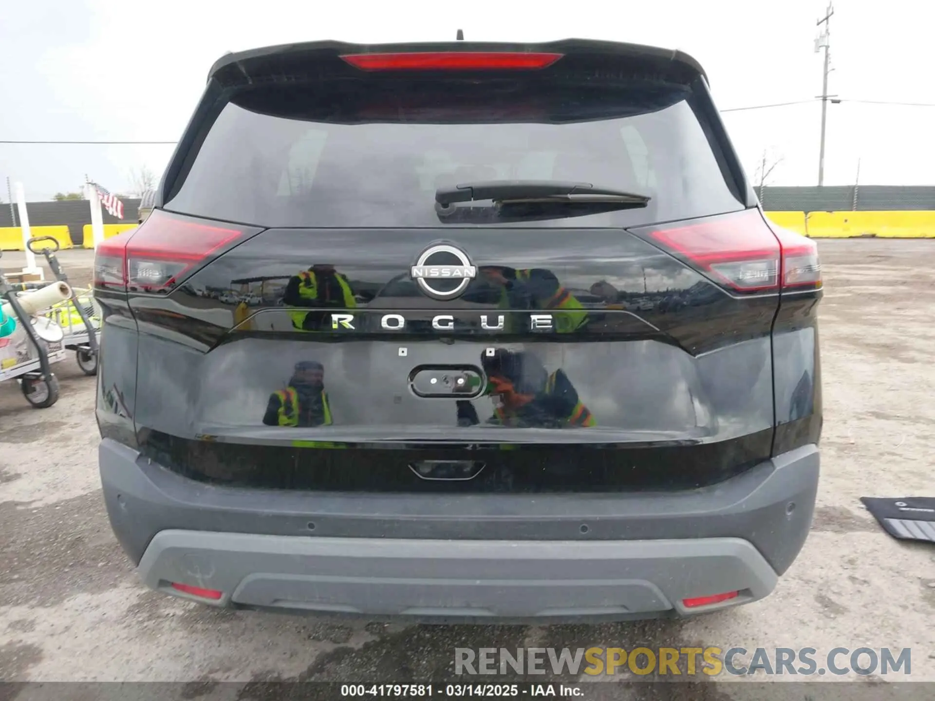 15 Photograph of a damaged car 5N1BT3AA6PC914864 NISSAN ROGUE 2023