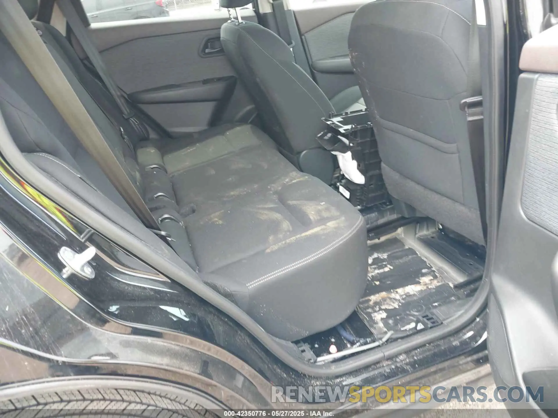 8 Photograph of a damaged car 5N1BT3AA8PC878191 NISSAN ROGUE 2023