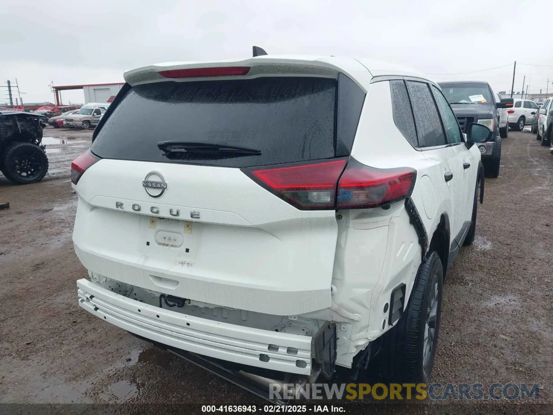 4 Photograph of a damaged car 5N1BT3AAXPC780425 NISSAN ROGUE 2023