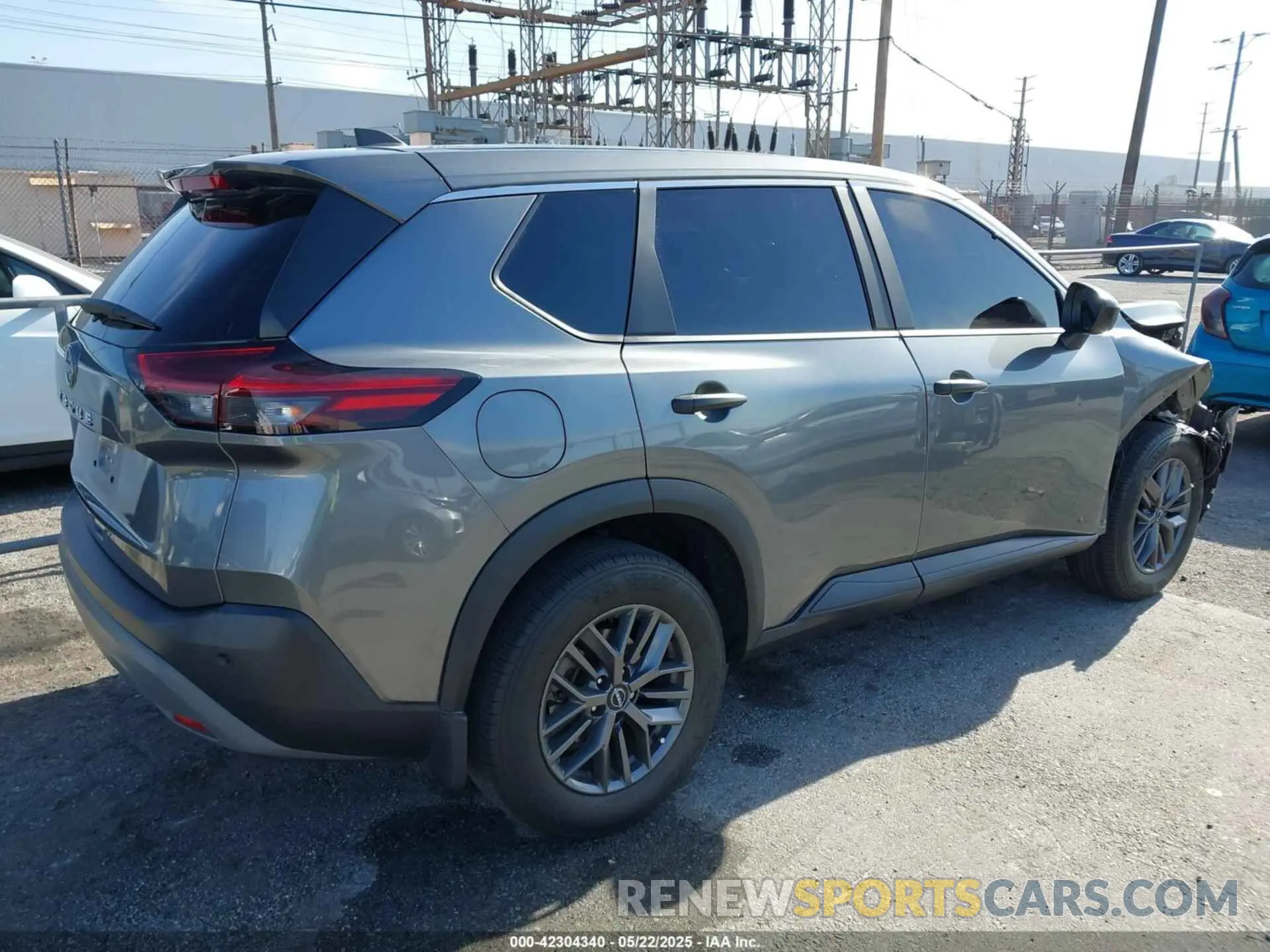 4 Photograph of a damaged car 5N1BT3AAXPC839926 NISSAN ROGUE 2023
