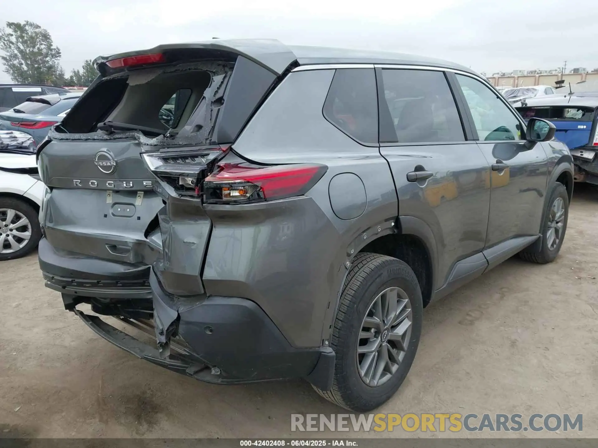 4 Photograph of a damaged car 5N1BT3AAXPC914706 NISSAN ROGUE 2023