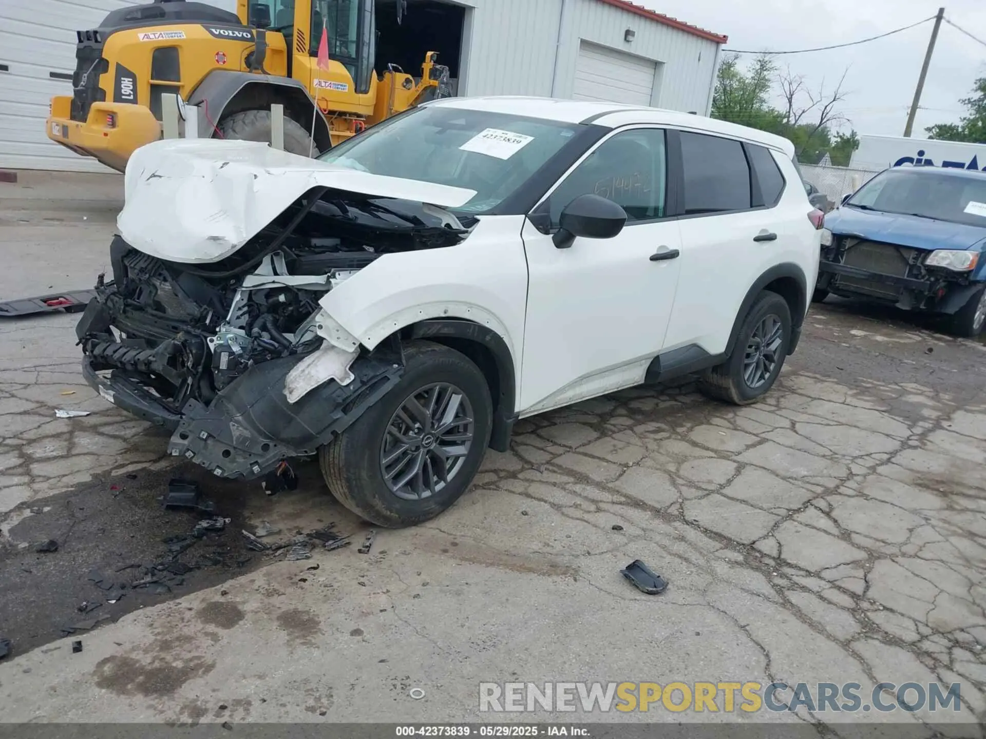 2 Photograph of a damaged car 5N1BT3AB0PC766283 NISSAN ROGUE 2023