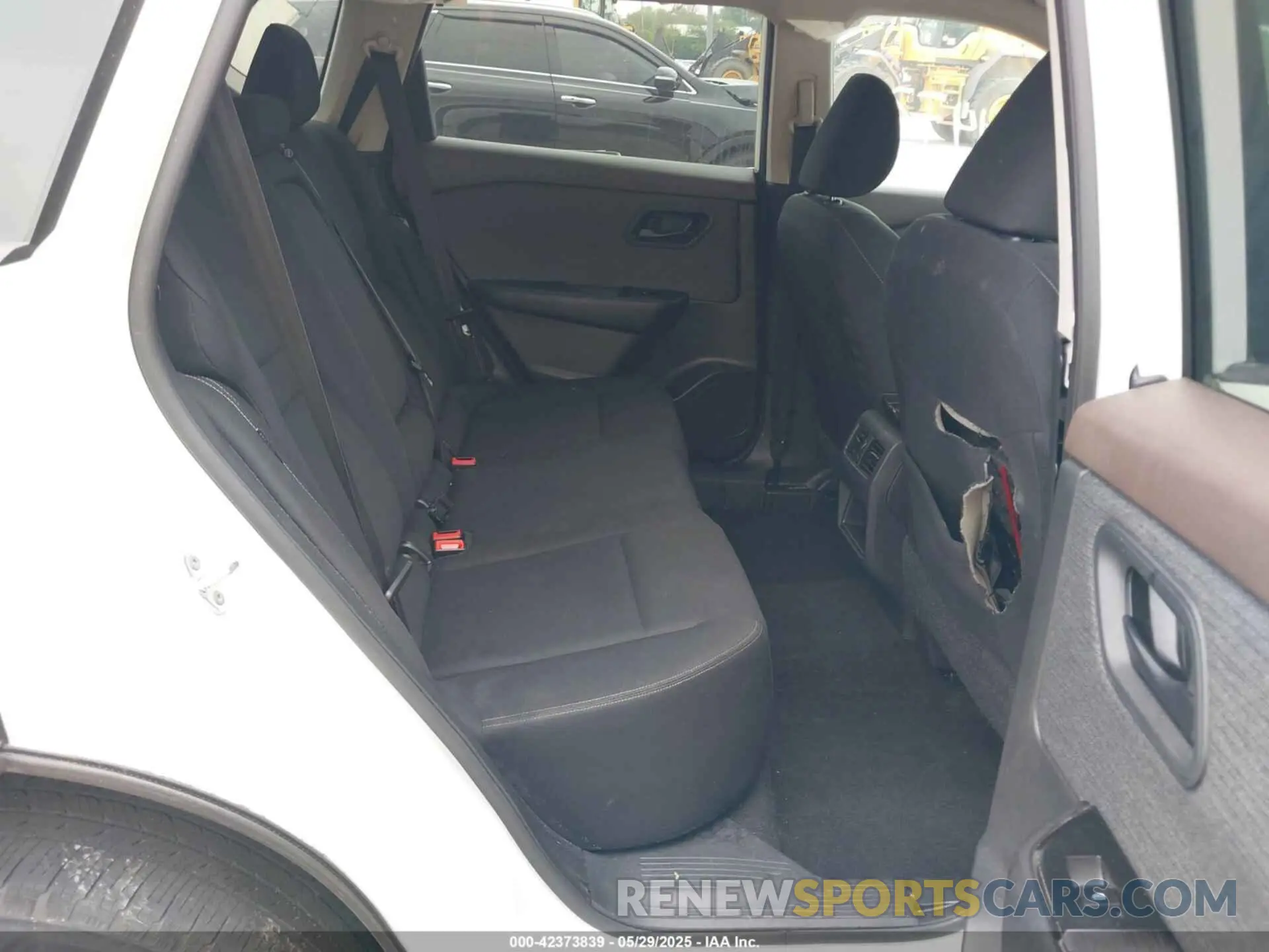 8 Photograph of a damaged car 5N1BT3AB0PC766283 NISSAN ROGUE 2023