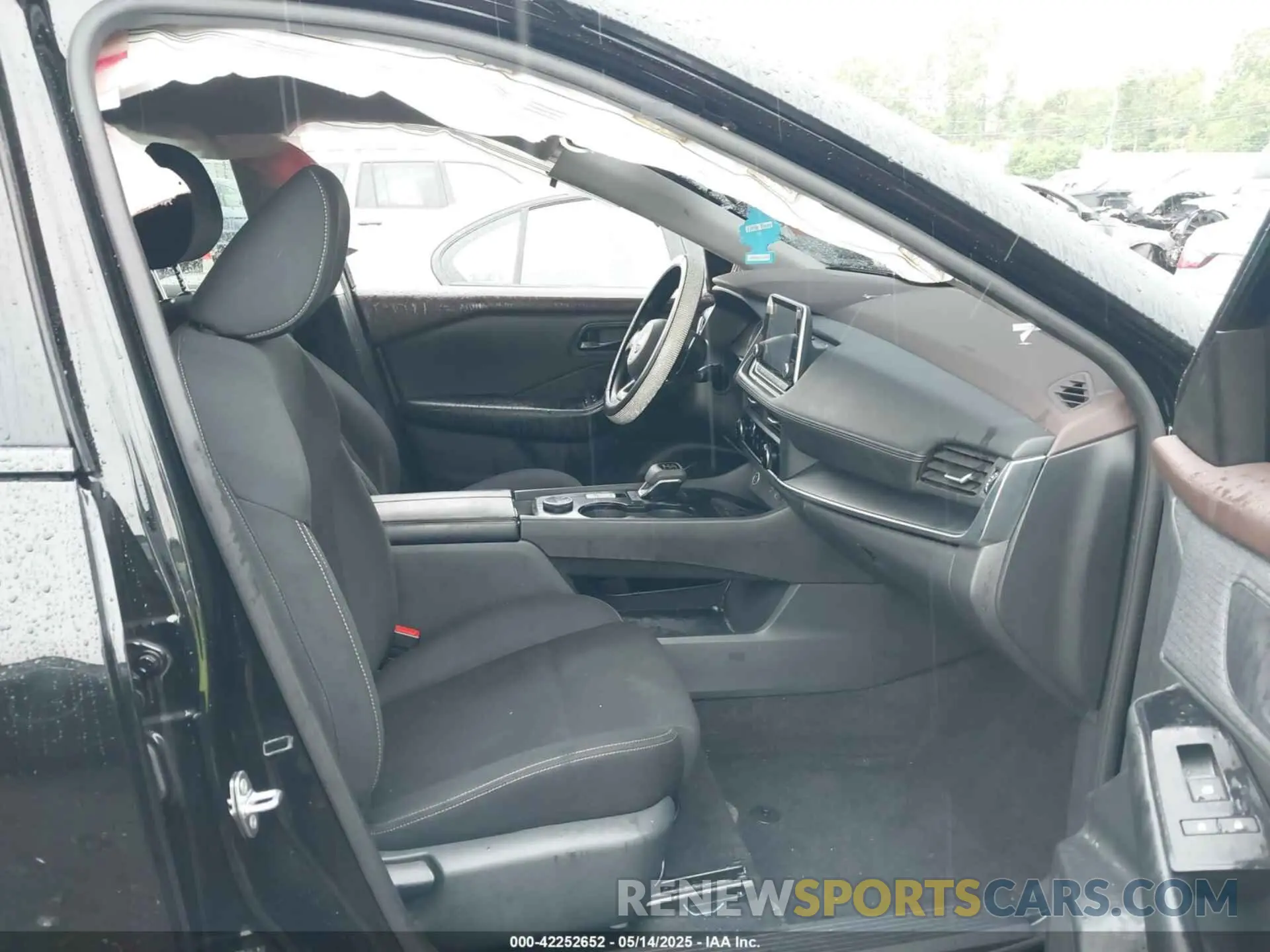 5 Photograph of a damaged car 5N1BT3AB0PC766591 NISSAN ROGUE 2023