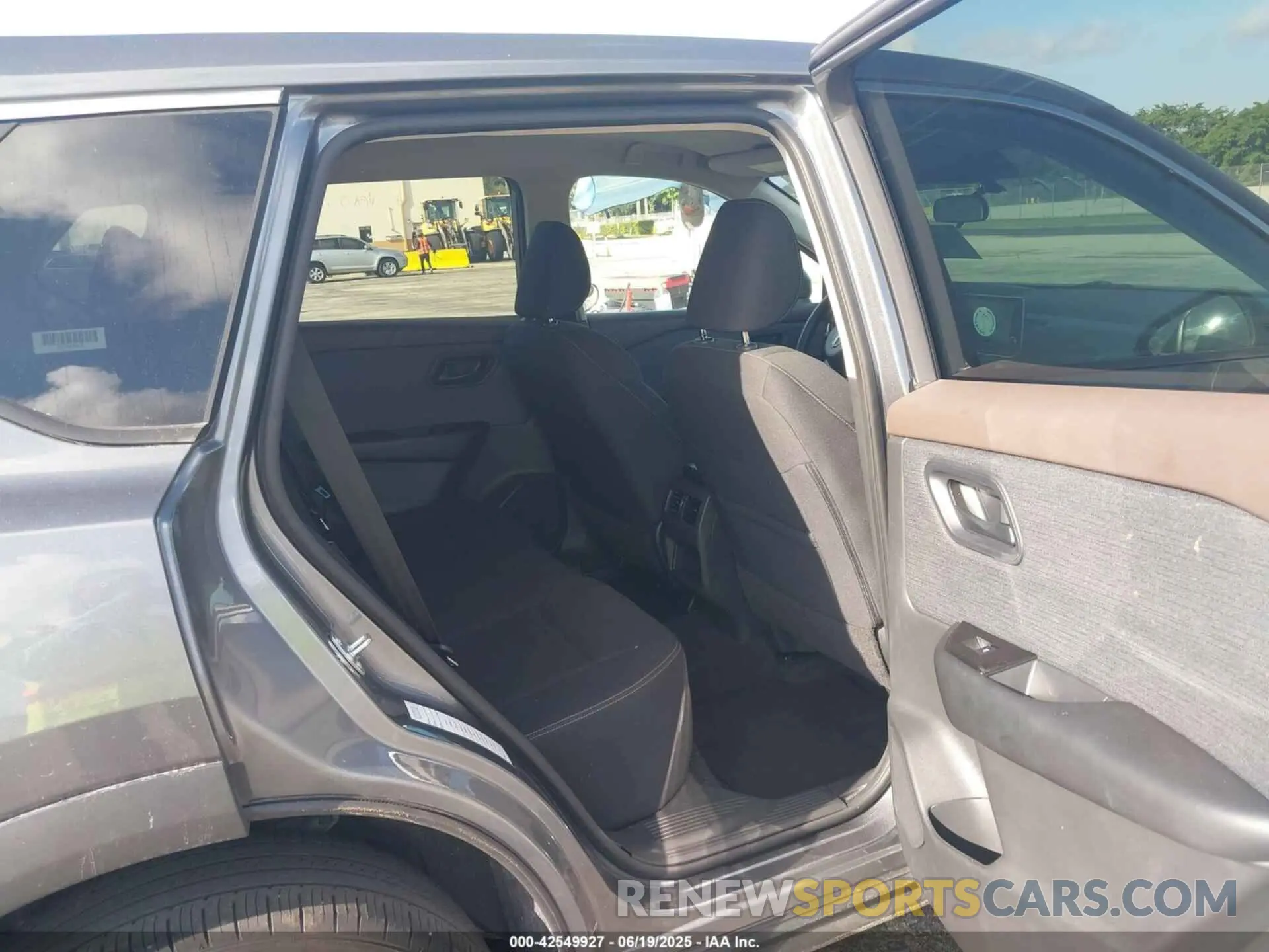 8 Photograph of a damaged car 5N1BT3AB1PC898128 NISSAN ROGUE 2023