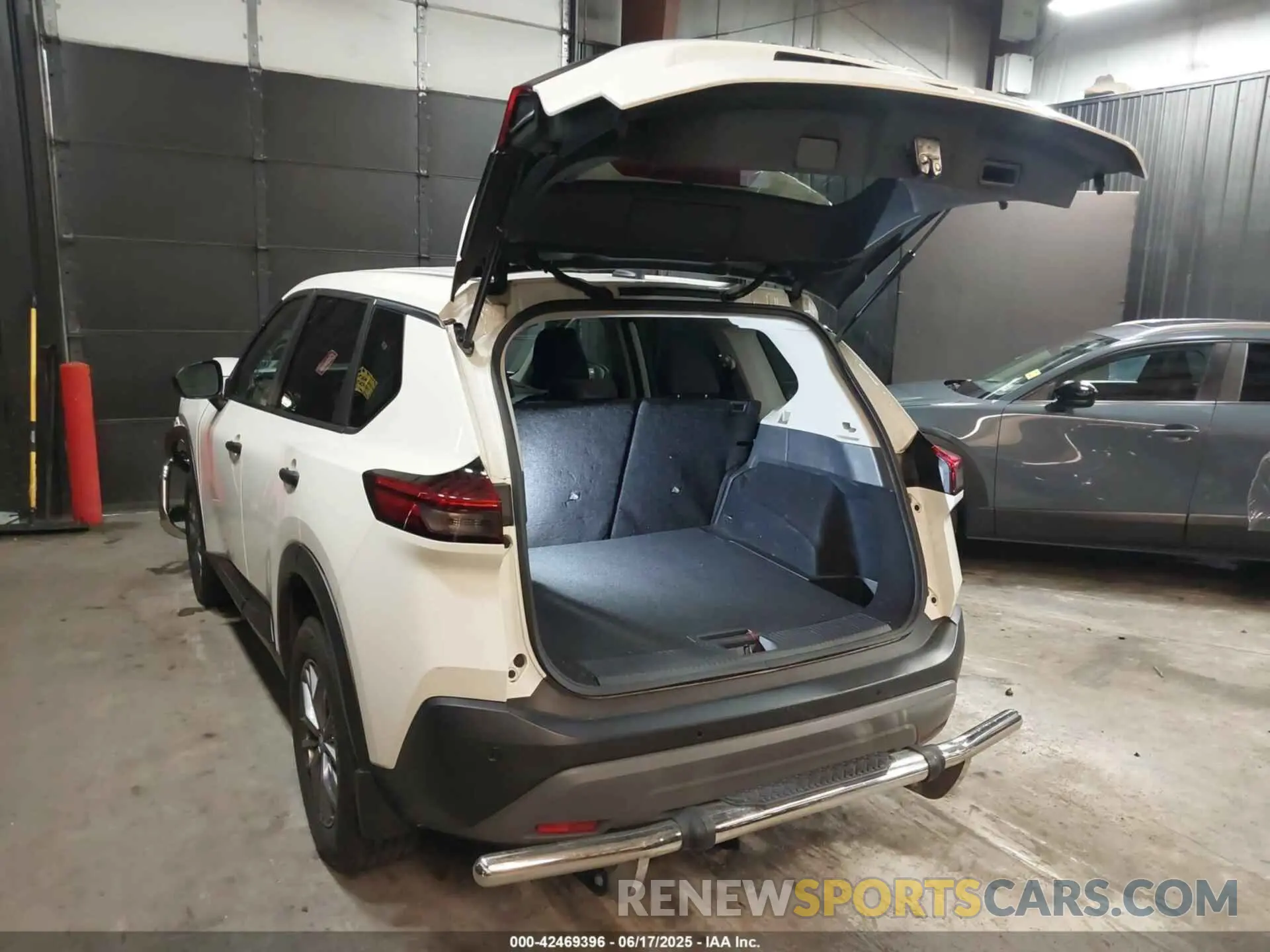 3 Photograph of a damaged car 5N1BT3AB2PC939334 NISSAN ROGUE 2023