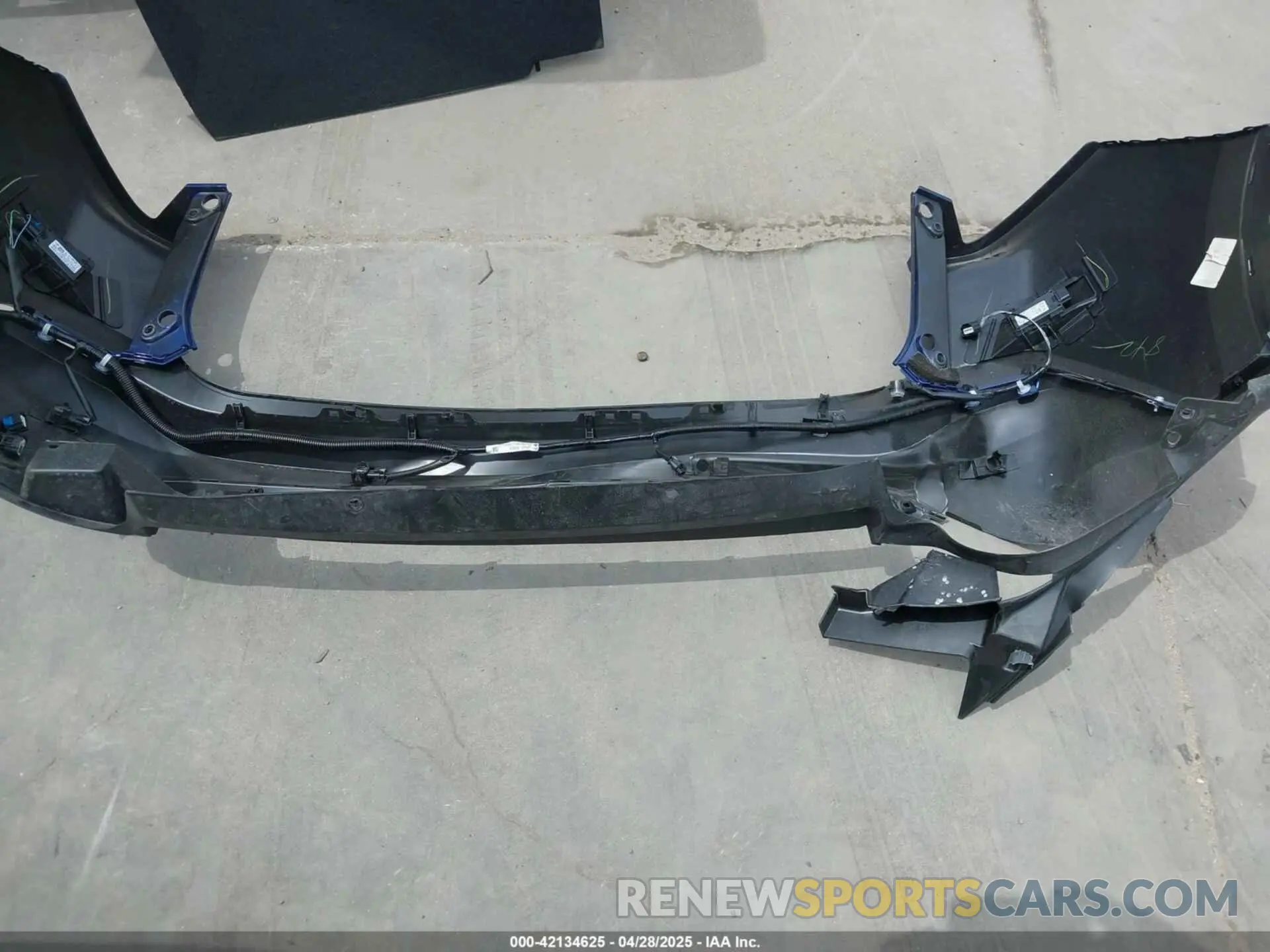 12 Photograph of a damaged car 5N1BT3AB3PC876924 NISSAN ROGUE 2023