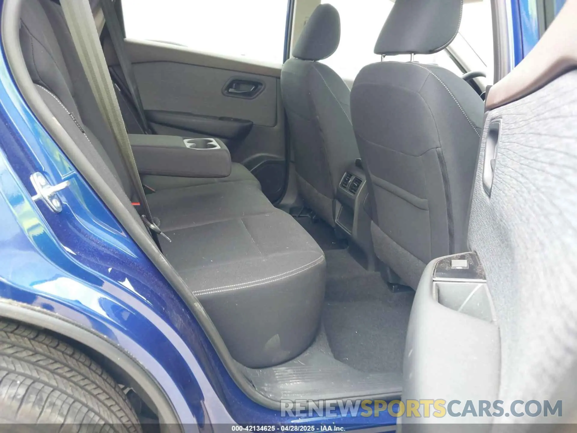 8 Photograph of a damaged car 5N1BT3AB3PC876924 NISSAN ROGUE 2023