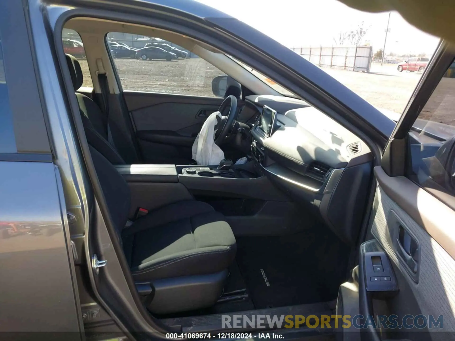 5 Photograph of a damaged car 5N1BT3AB4PC837226 NISSAN ROGUE 2023