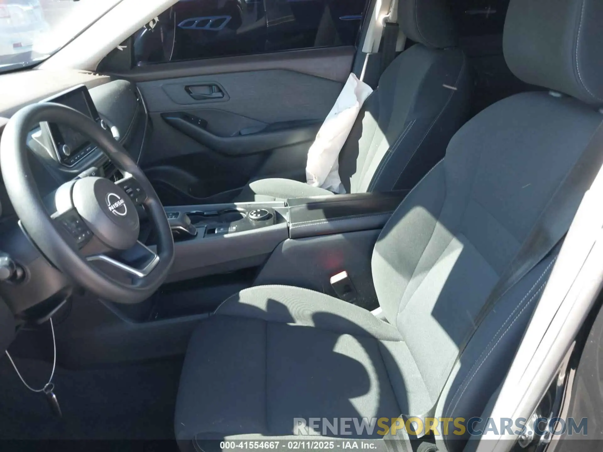 5 Photograph of a damaged car 5N1BT3AB7PC690643 NISSAN ROGUE 2023