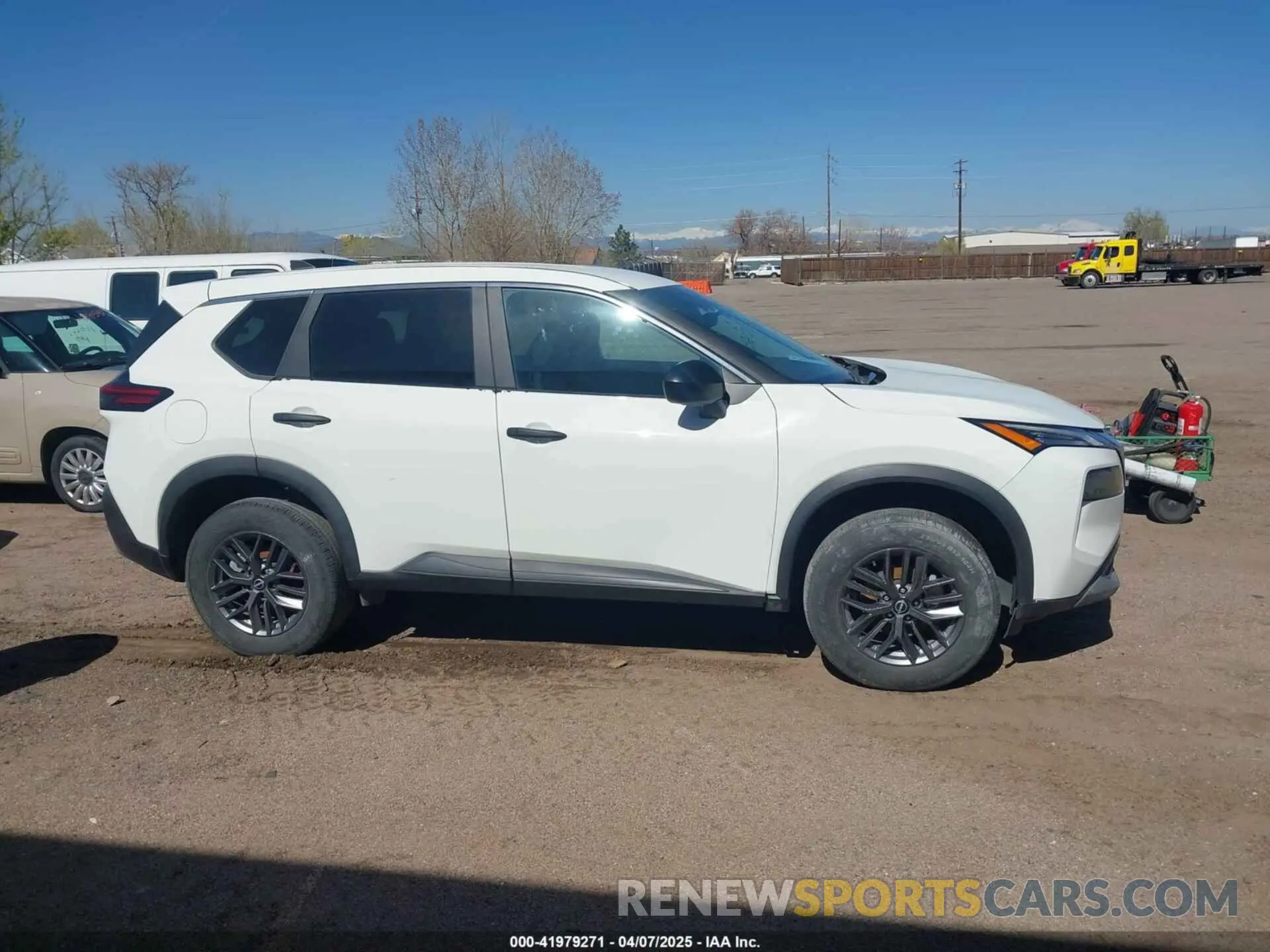 13 Photograph of a damaged car 5N1BT3AB7PC795053 NISSAN ROGUE 2023
