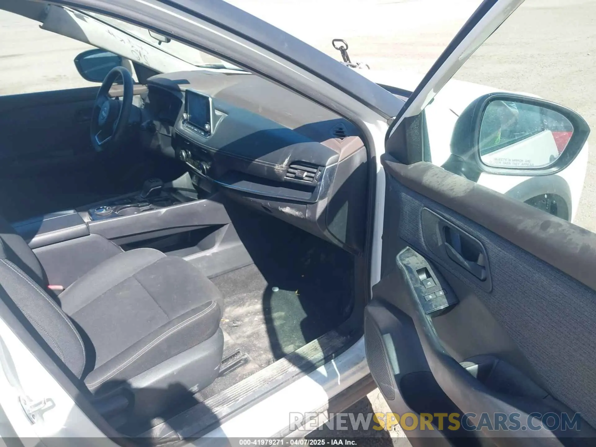 5 Photograph of a damaged car 5N1BT3AB7PC795053 NISSAN ROGUE 2023