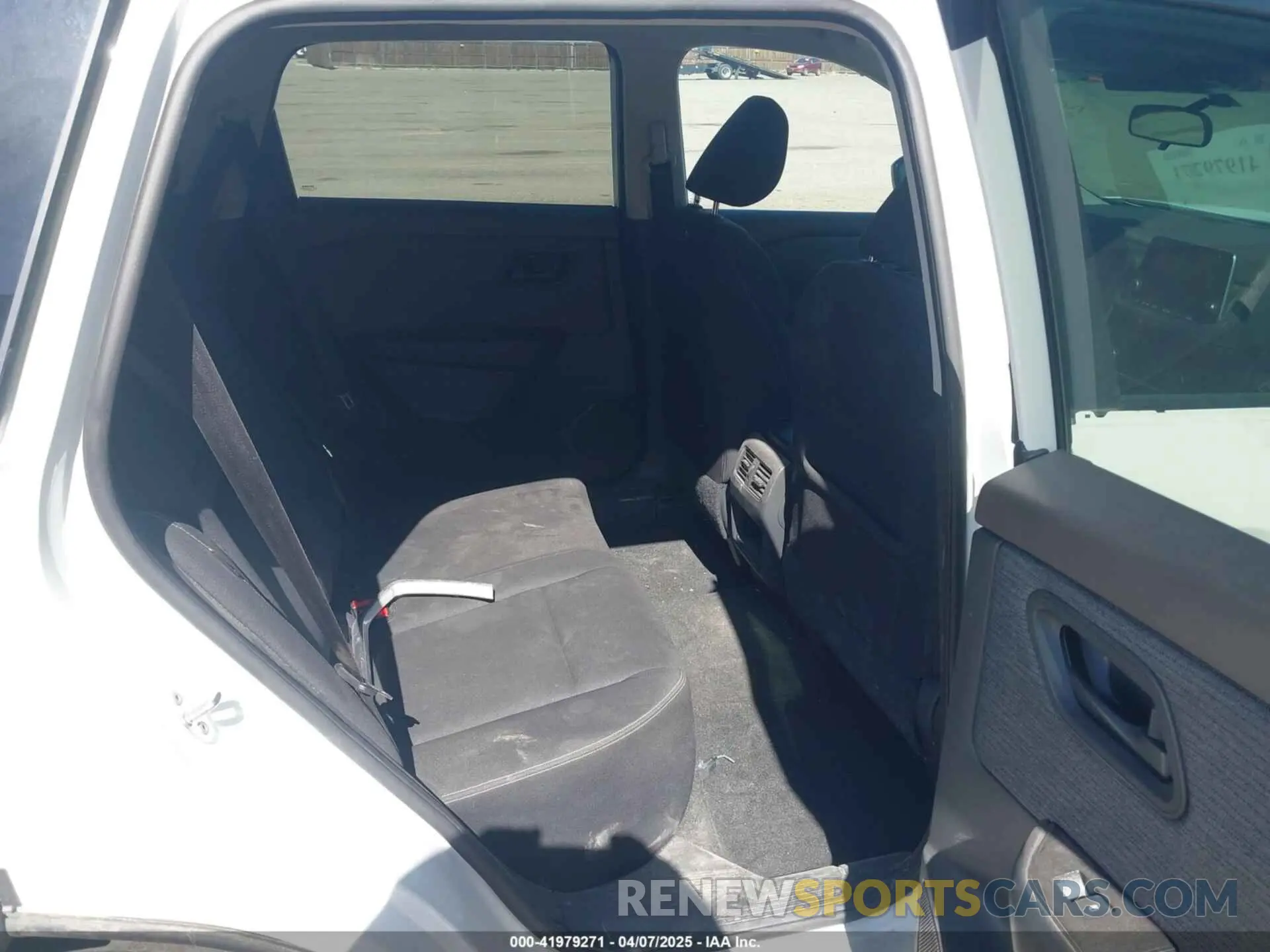 8 Photograph of a damaged car 5N1BT3AB7PC795053 NISSAN ROGUE 2023