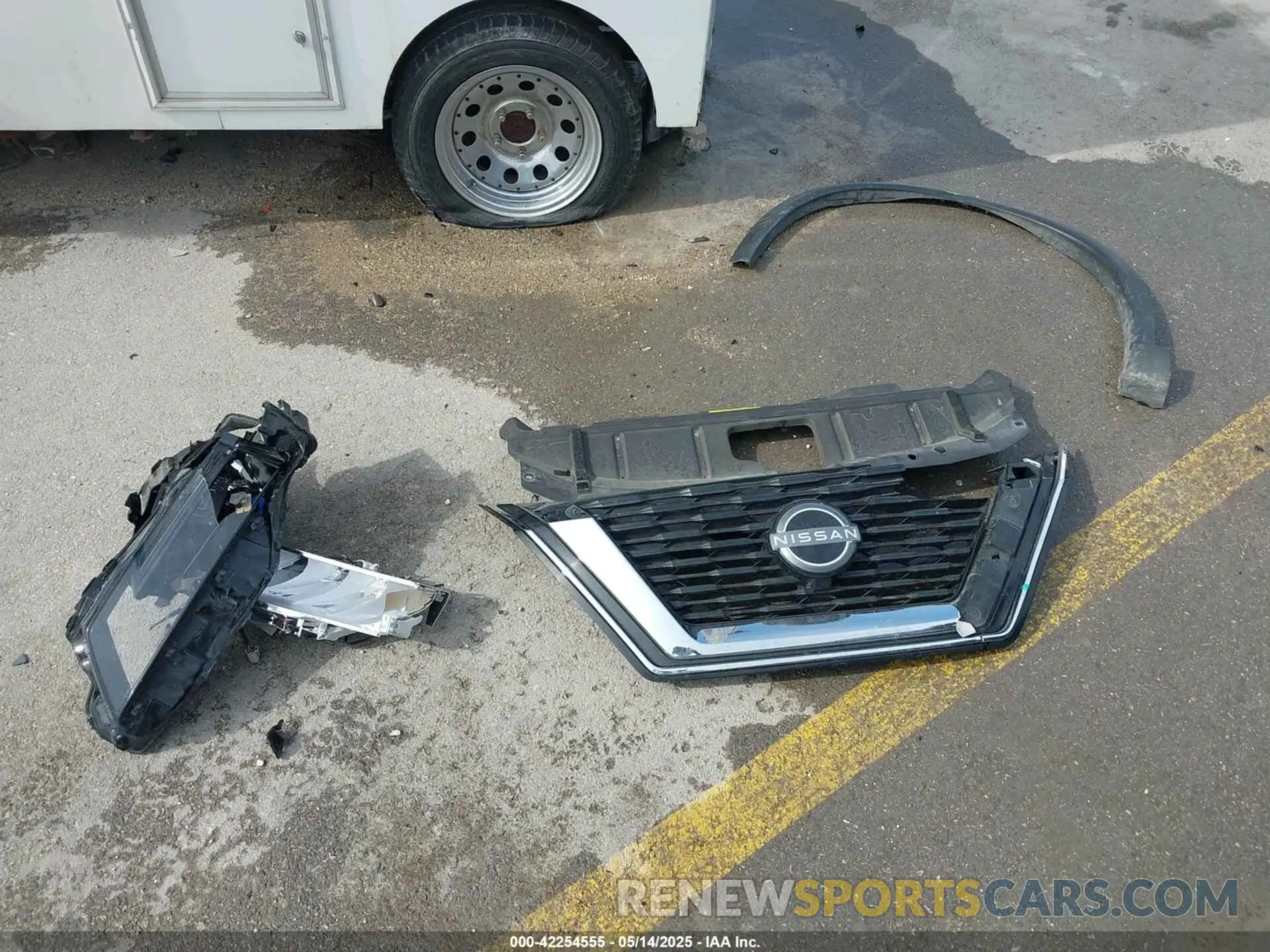 12 Photograph of a damaged car 5N1BT3AB8PC788855 NISSAN ROGUE 2023
