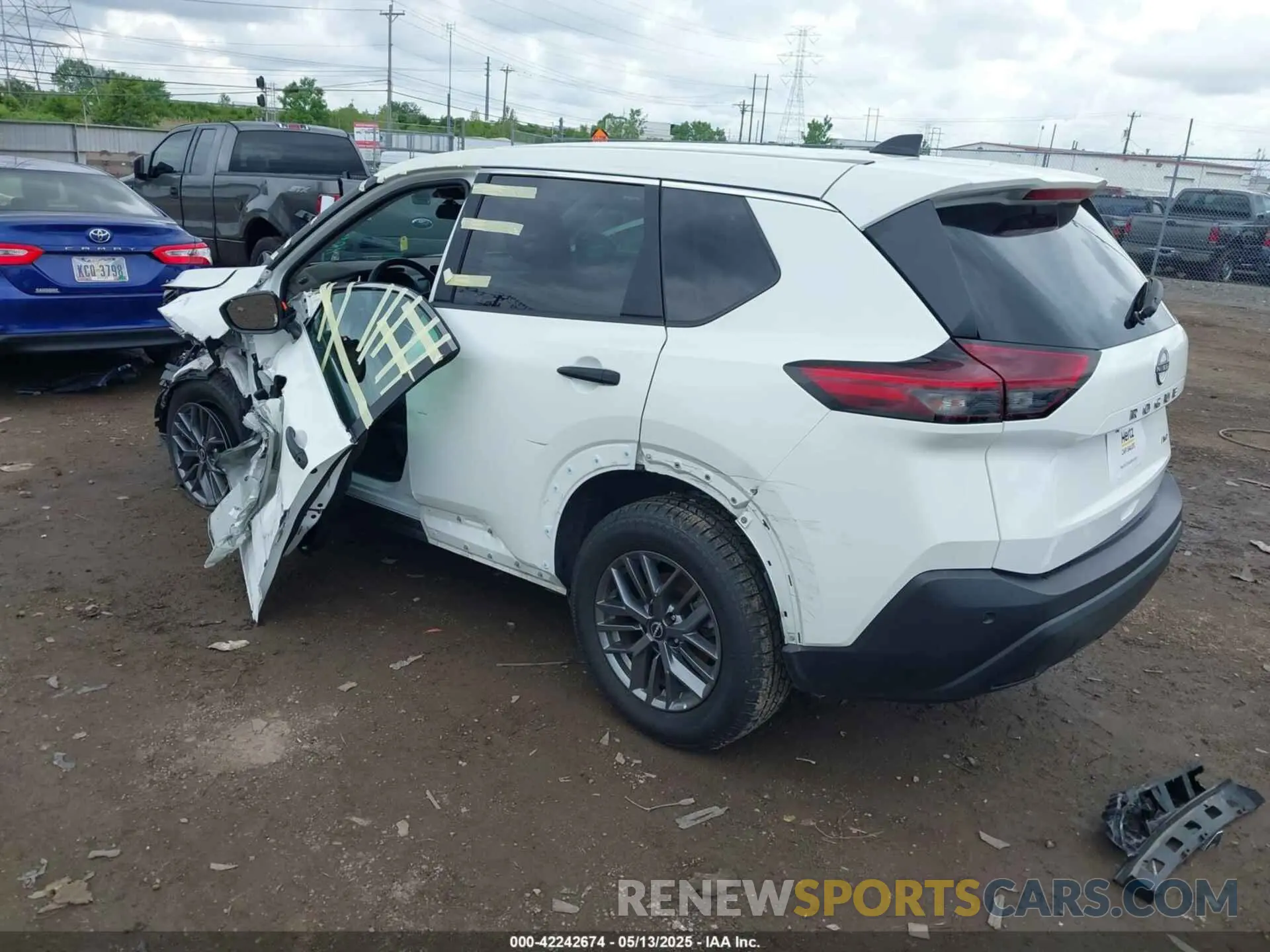 3 Photograph of a damaged car 5N1BT3AB8PC850965 NISSAN ROGUE 2023