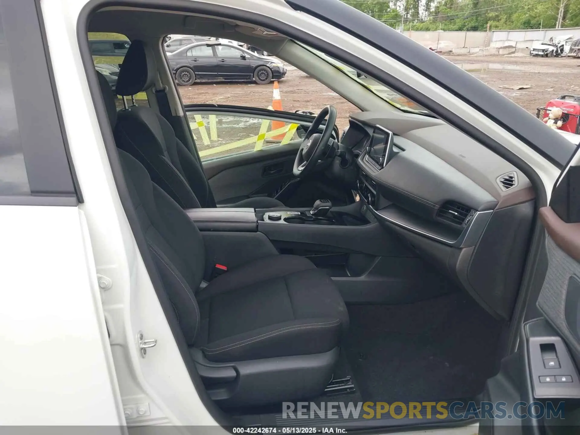 5 Photograph of a damaged car 5N1BT3AB8PC850965 NISSAN ROGUE 2023