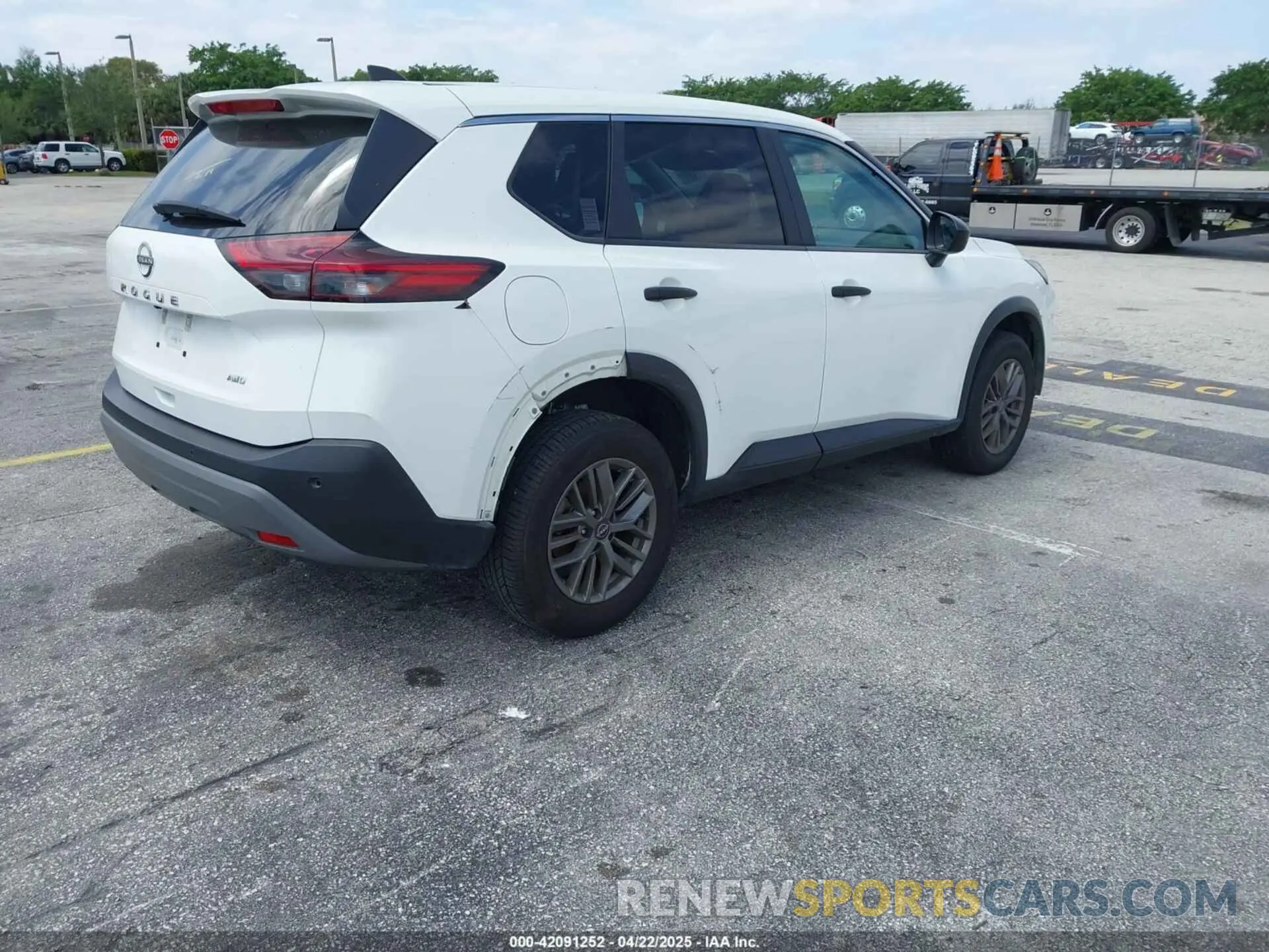 4 Photograph of a damaged car 5N1BT3ABXPC802044 NISSAN ROGUE 2023