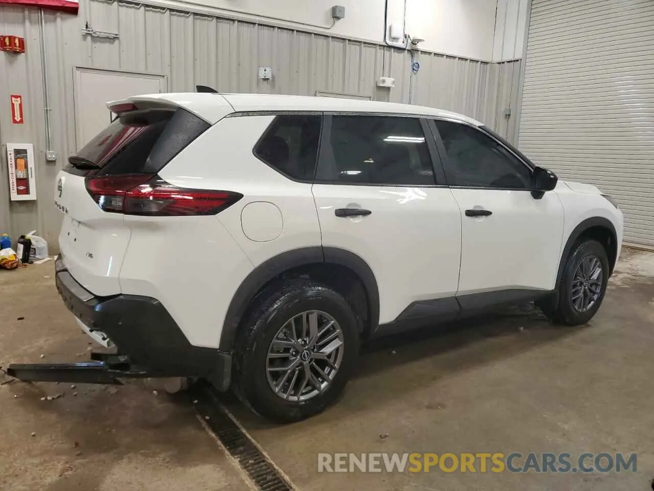 3 Photograph of a damaged car 5N1BT3ABXPC918344 NISSAN ROGUE 2023