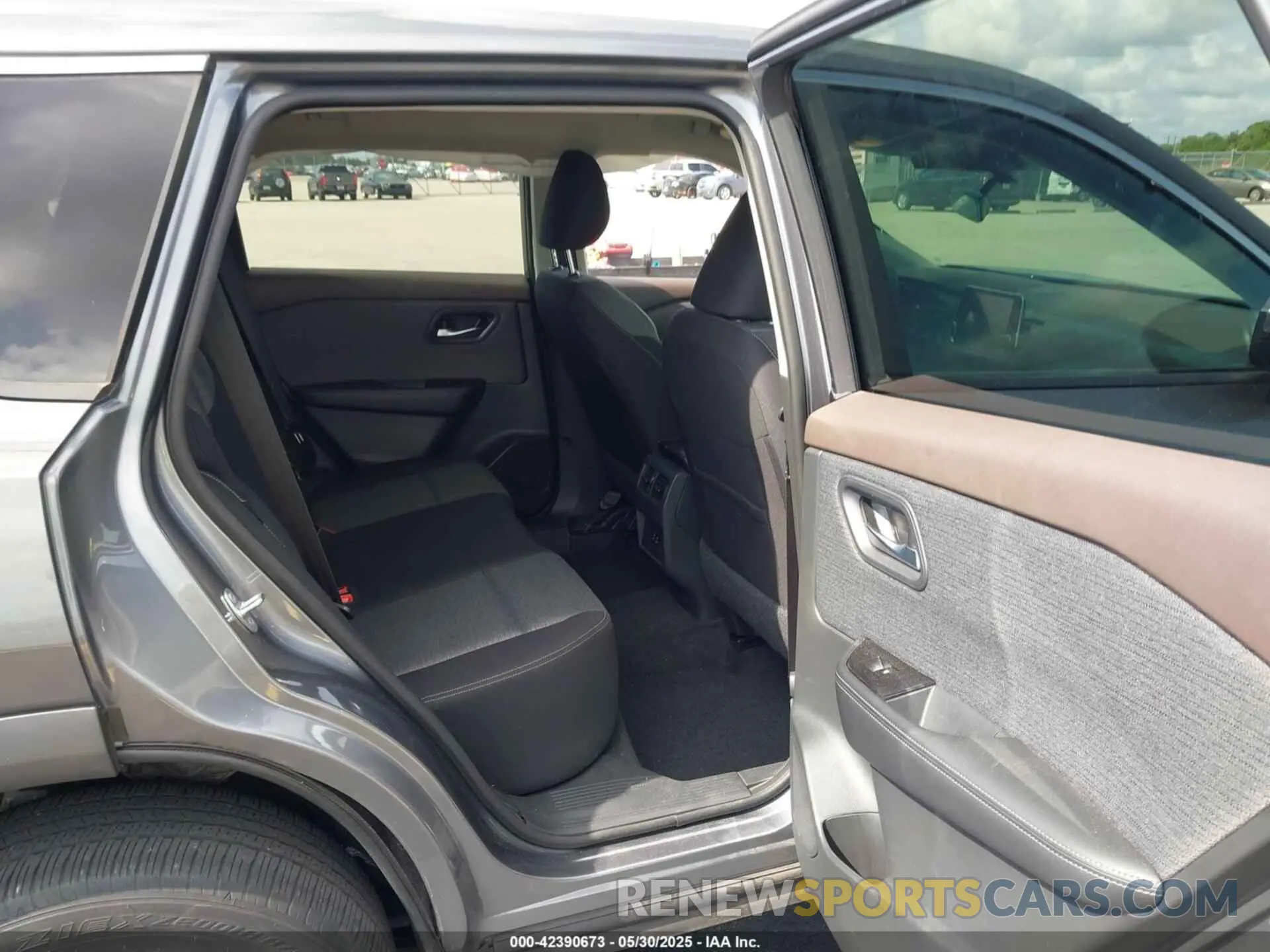 8 Photograph of a damaged car 5N1BT3BA1PC673746 NISSAN ROGUE 2023