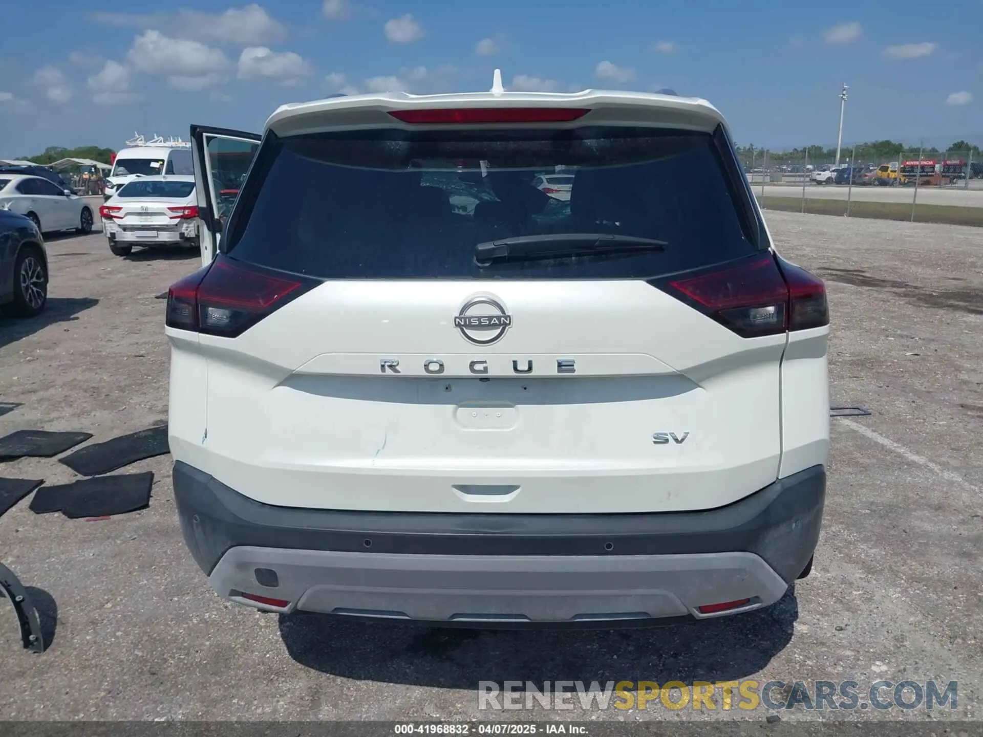 17 Photograph of a damaged car 5N1BT3BA3PC800352 NISSAN ROGUE 2023