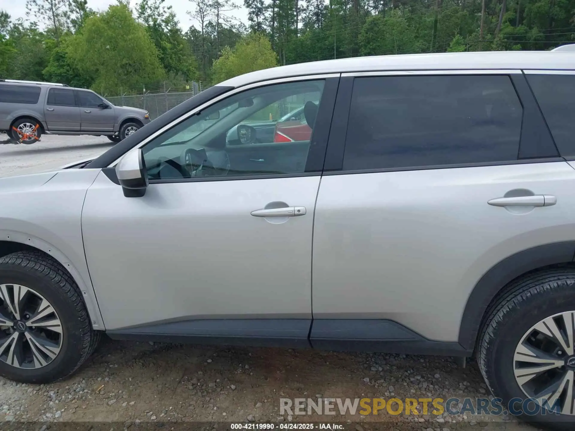 14 Photograph of a damaged car 5N1BT3BA3PC936125 NISSAN ROGUE 2023