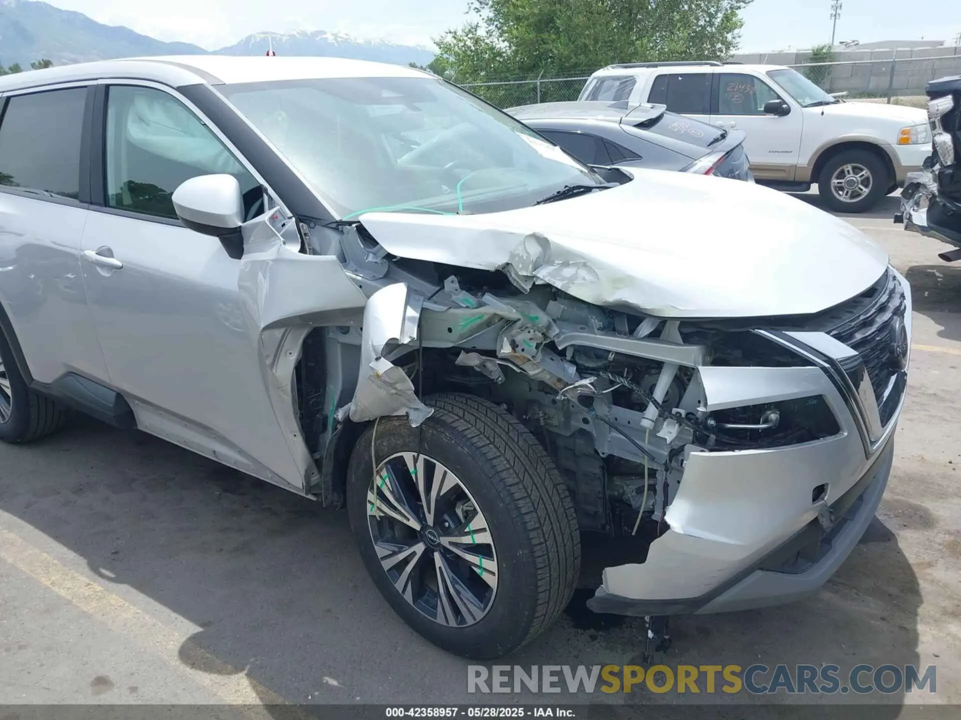 6 Photograph of a damaged car 5N1BT3BA3PC945780 NISSAN ROGUE 2023