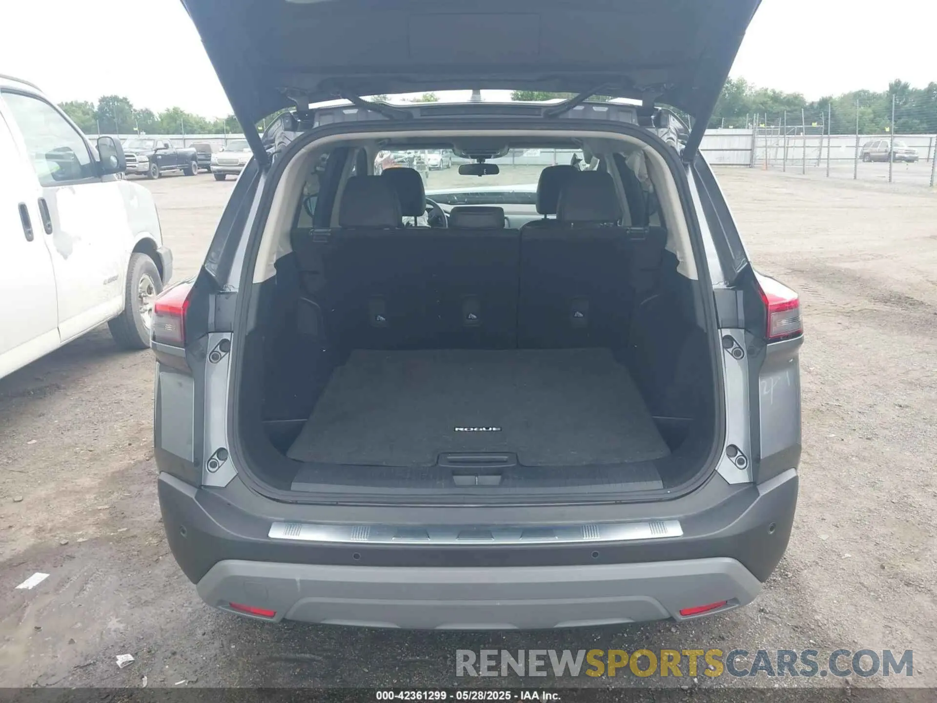 17 Photograph of a damaged car 5N1BT3BA4PC947957 NISSAN ROGUE 2023
