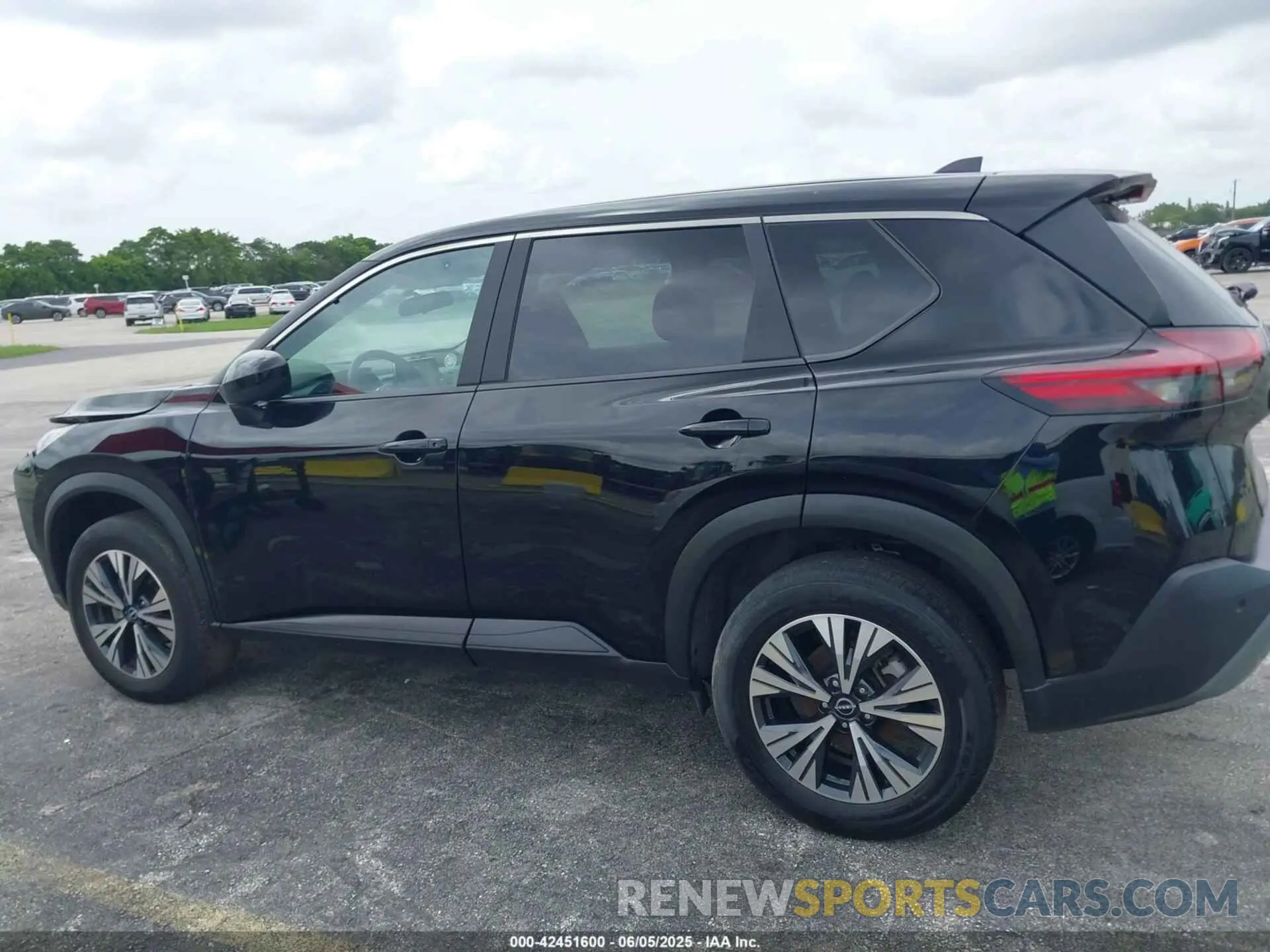 14 Photograph of a damaged car 5N1BT3BA5PC858026 NISSAN ROGUE 2023
