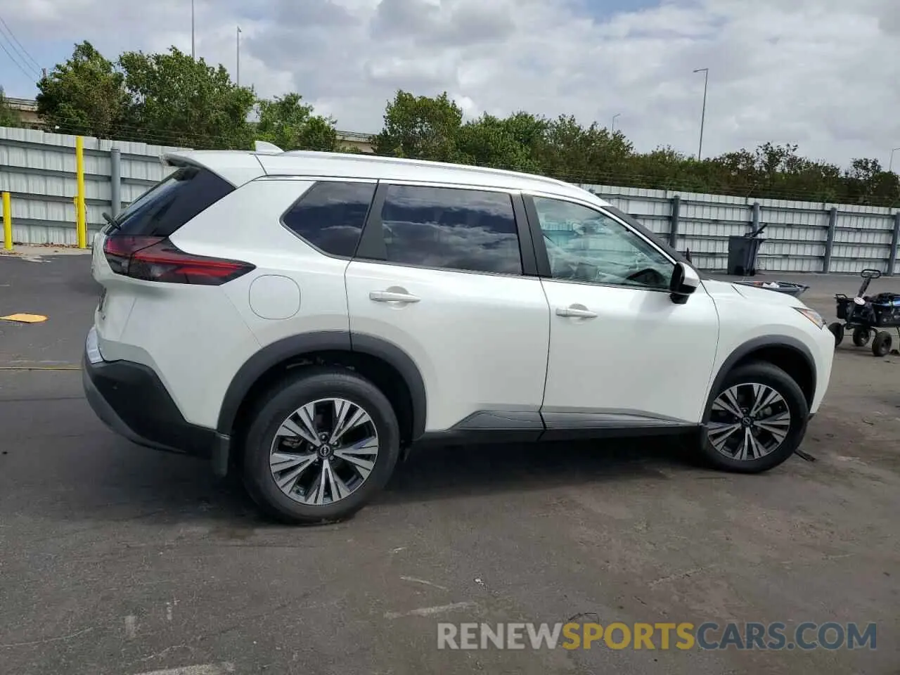 3 Photograph of a damaged car 5N1BT3BA5PC944999 NISSAN ROGUE 2023
