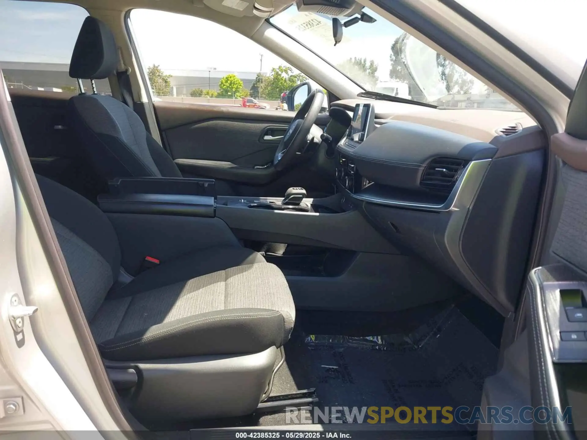 5 Photograph of a damaged car 5N1BT3BA6PC684466 NISSAN ROGUE 2023