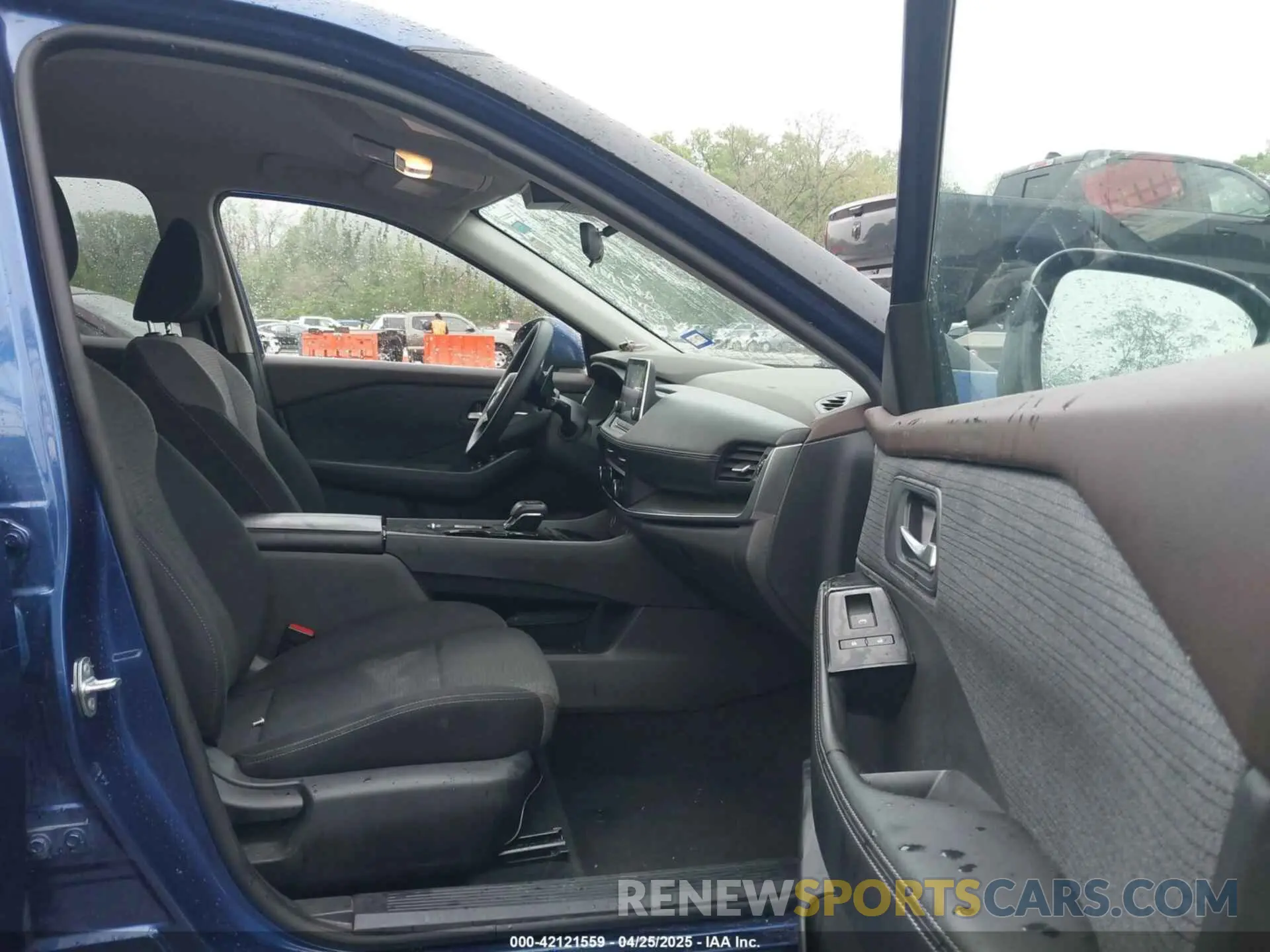 5 Photograph of a damaged car 5N1BT3BA6PC808770 NISSAN ROGUE 2023