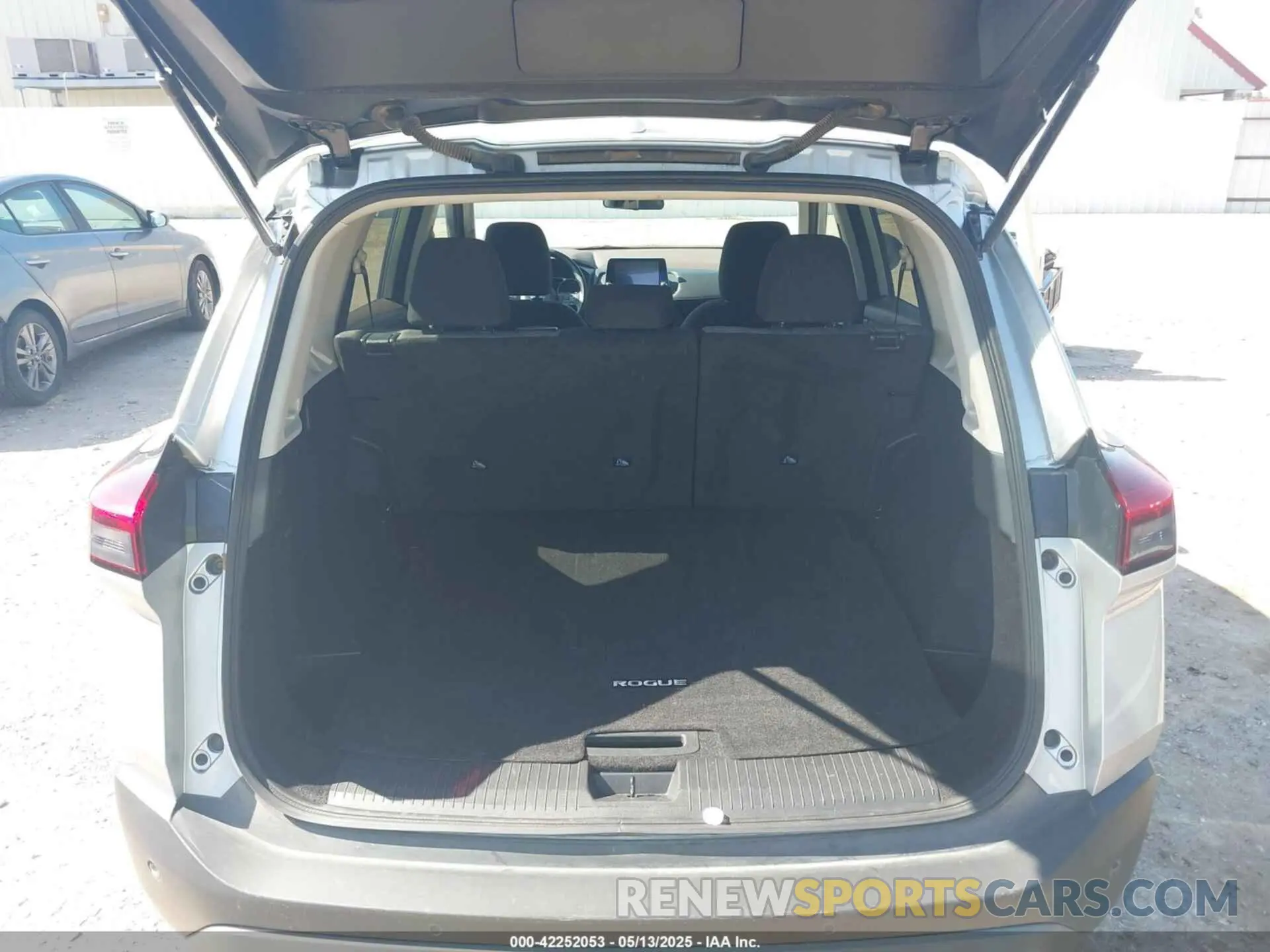 17 Photograph of a damaged car 5N1BT3BA6PC907010 NISSAN ROGUE 2023