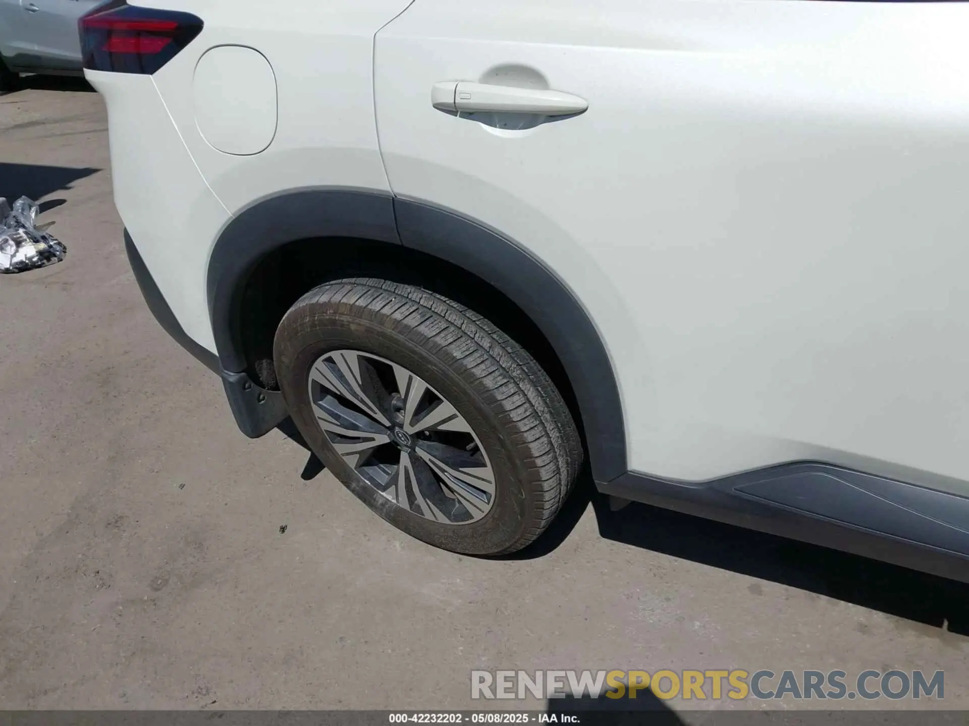 17 Photograph of a damaged car 5N1BT3BA7PC759286 NISSAN ROGUE 2023
