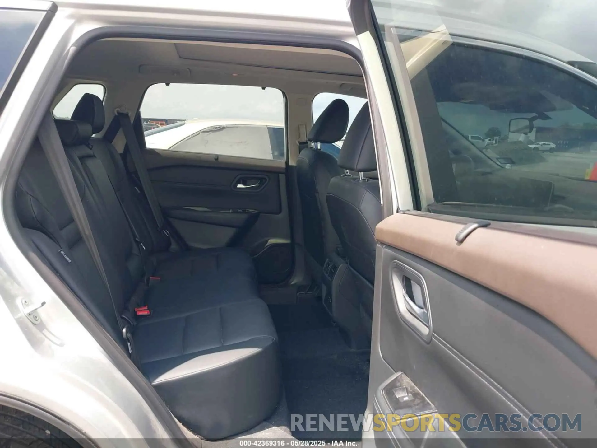 8 Photograph of a damaged car 5N1BT3BA7PC816036 NISSAN ROGUE 2023