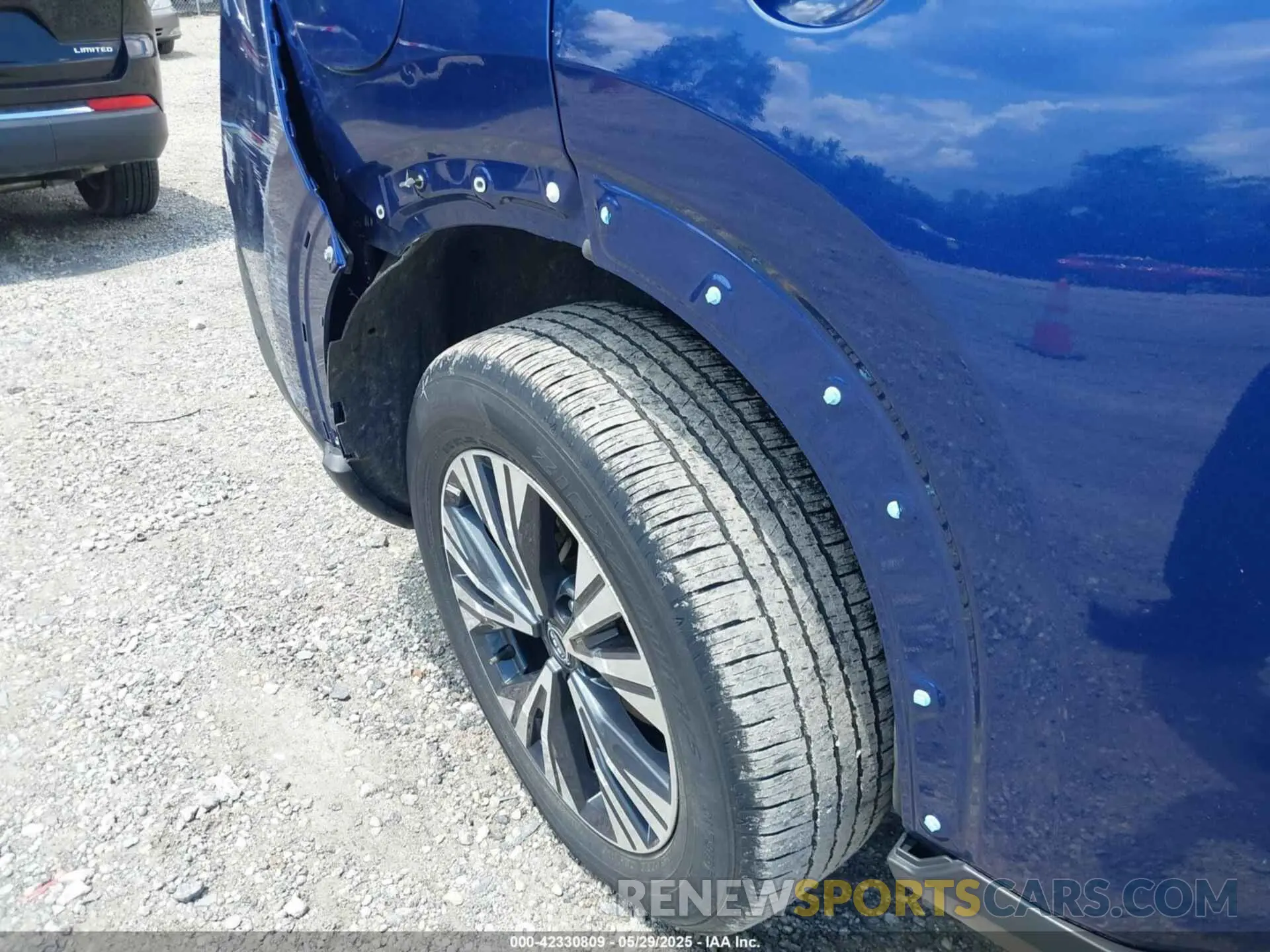 17 Photograph of a damaged car 5N1BT3BA7PC900311 NISSAN ROGUE 2023
