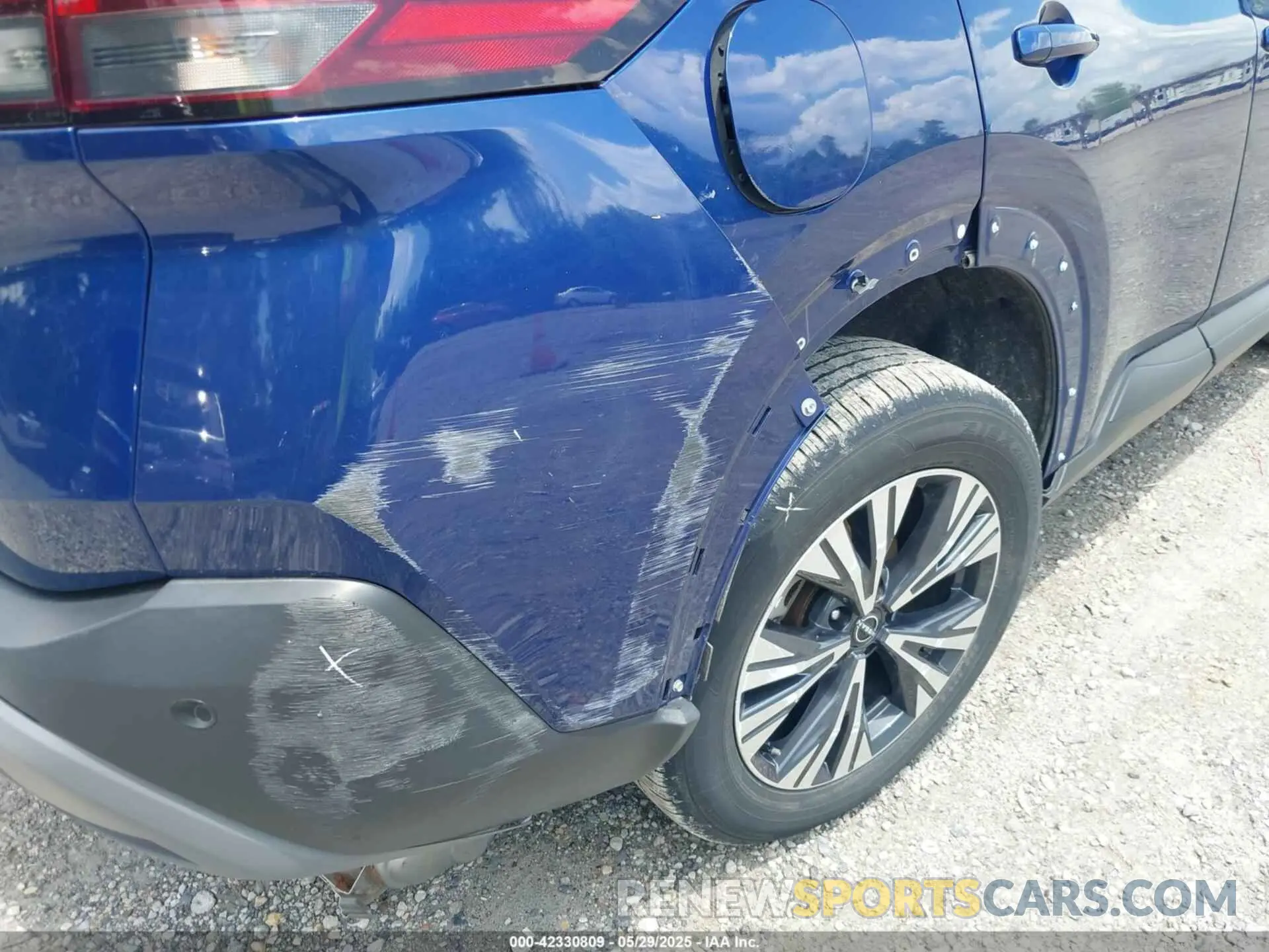 18 Photograph of a damaged car 5N1BT3BA7PC900311 NISSAN ROGUE 2023