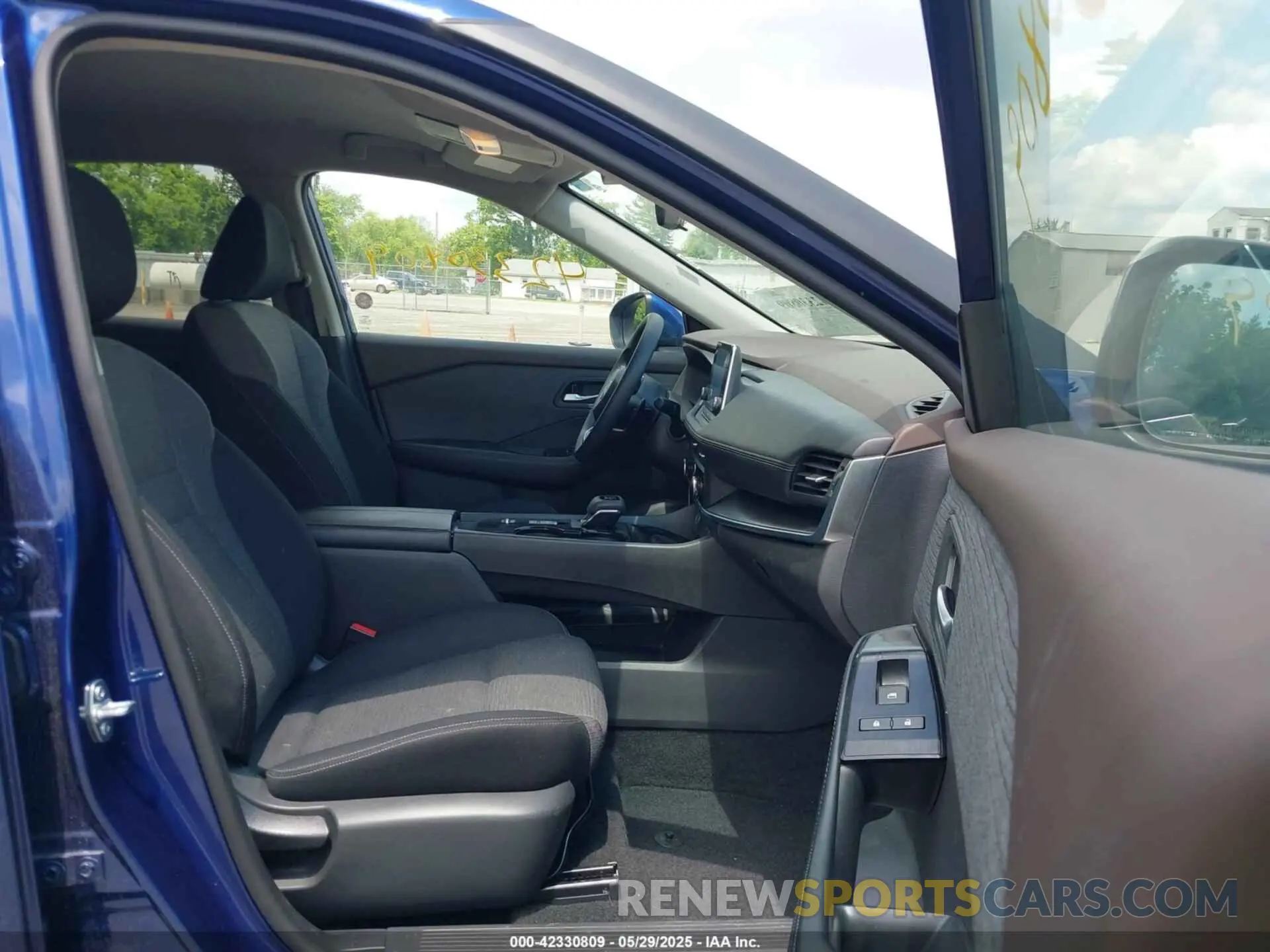 5 Photograph of a damaged car 5N1BT3BA7PC900311 NISSAN ROGUE 2023