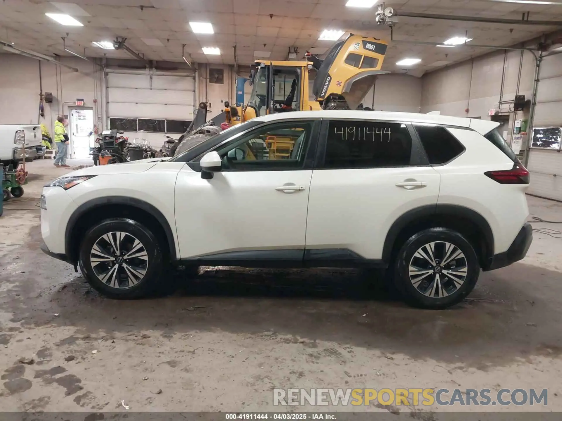14 Photograph of a damaged car 5N1BT3BA8PC927775 NISSAN ROGUE 2023
