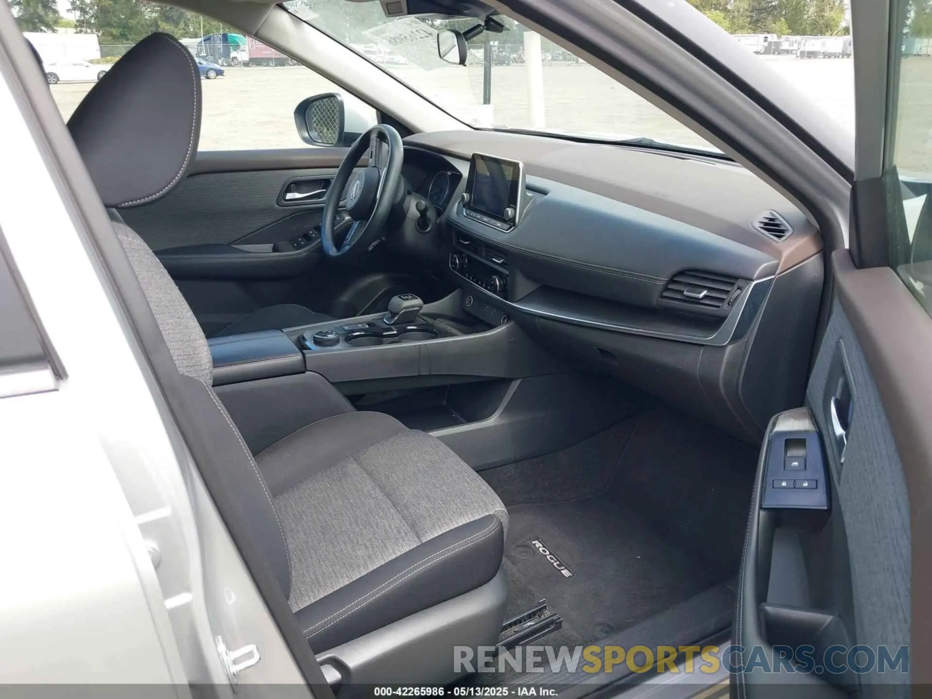 5 Photograph of a damaged car 5N1BT3BB1PC792941 NISSAN ROGUE 2023