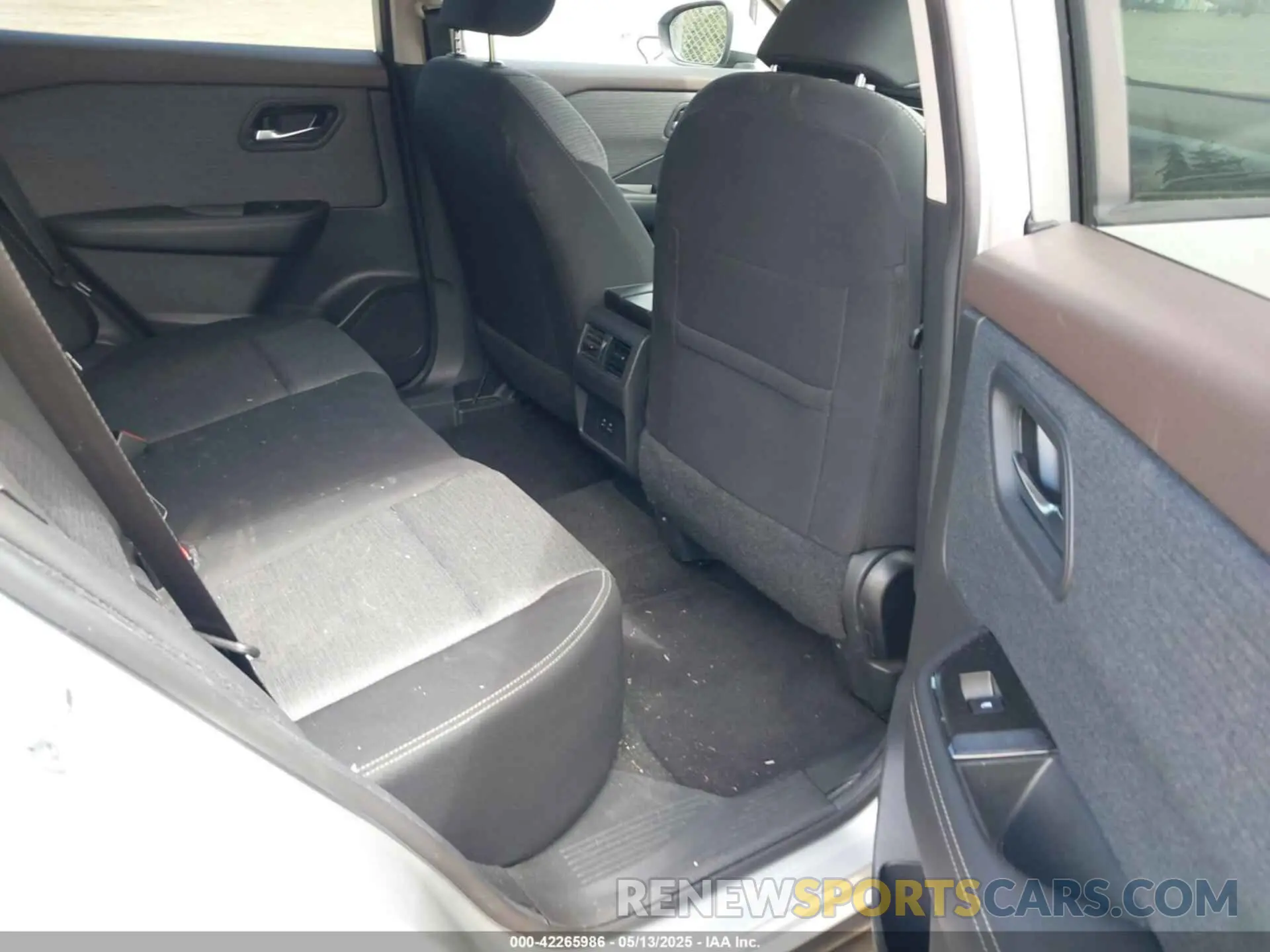 8 Photograph of a damaged car 5N1BT3BB1PC792941 NISSAN ROGUE 2023