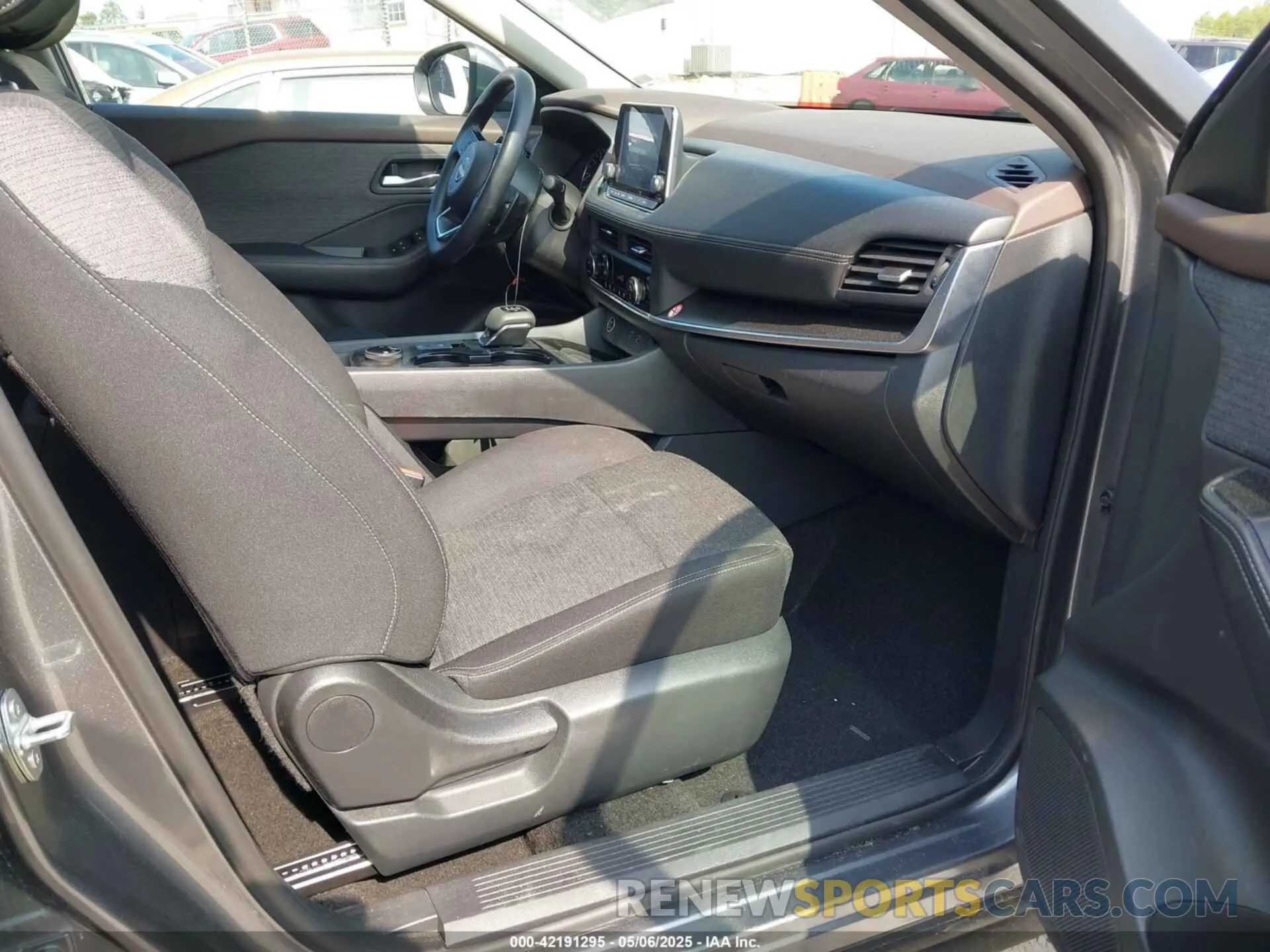 5 Photograph of a damaged car 5N1BT3BB1PC924676 NISSAN ROGUE 2023