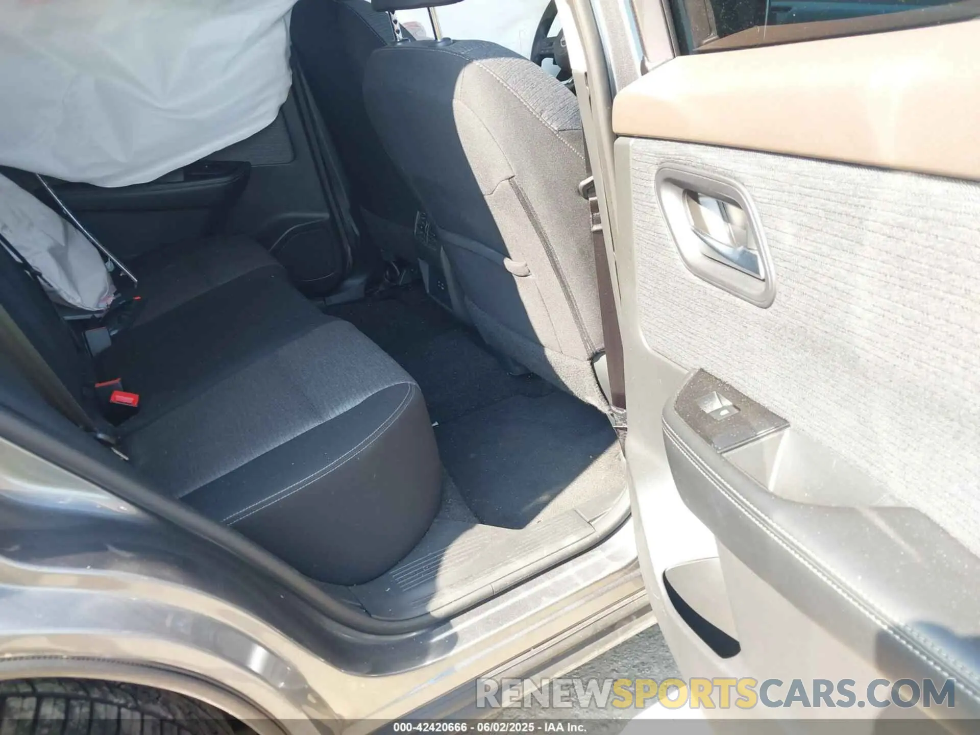 8 Photograph of a damaged car 5N1BT3BB1PC927089 NISSAN ROGUE 2023