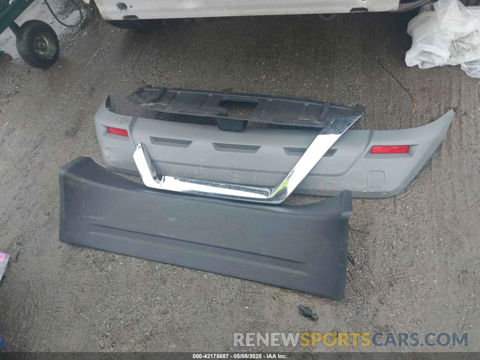 12 Photograph of a damaged car 5N1BT3BB4PC830727 NISSAN ROGUE 2023