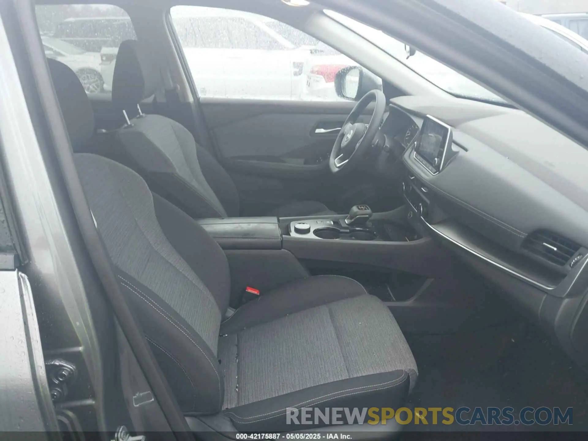 5 Photograph of a damaged car 5N1BT3BB4PC830727 NISSAN ROGUE 2023