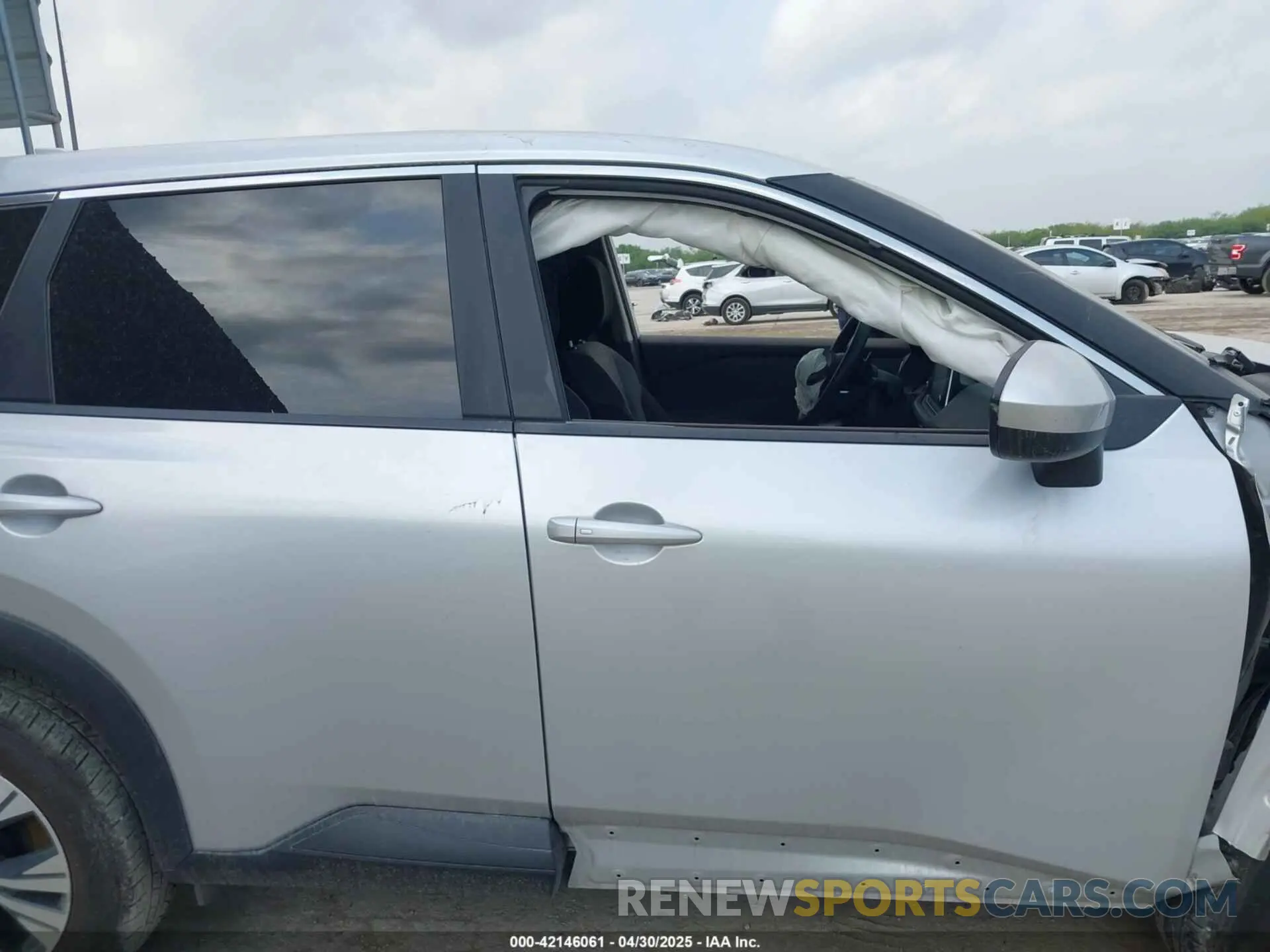 13 Photograph of a damaged car 5N1BT3BB5PC797558 NISSAN ROGUE 2023