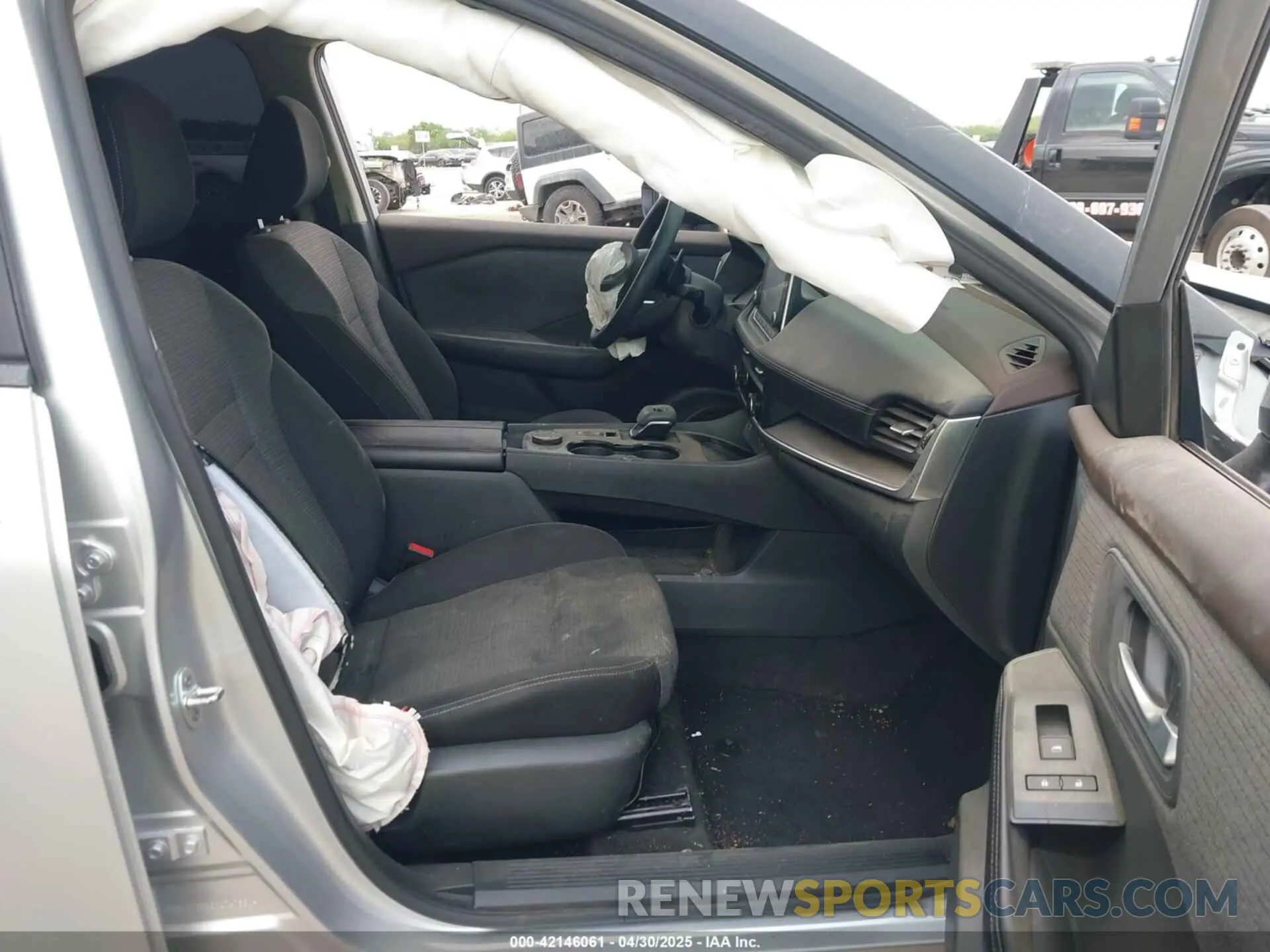5 Photograph of a damaged car 5N1BT3BB5PC797558 NISSAN ROGUE 2023