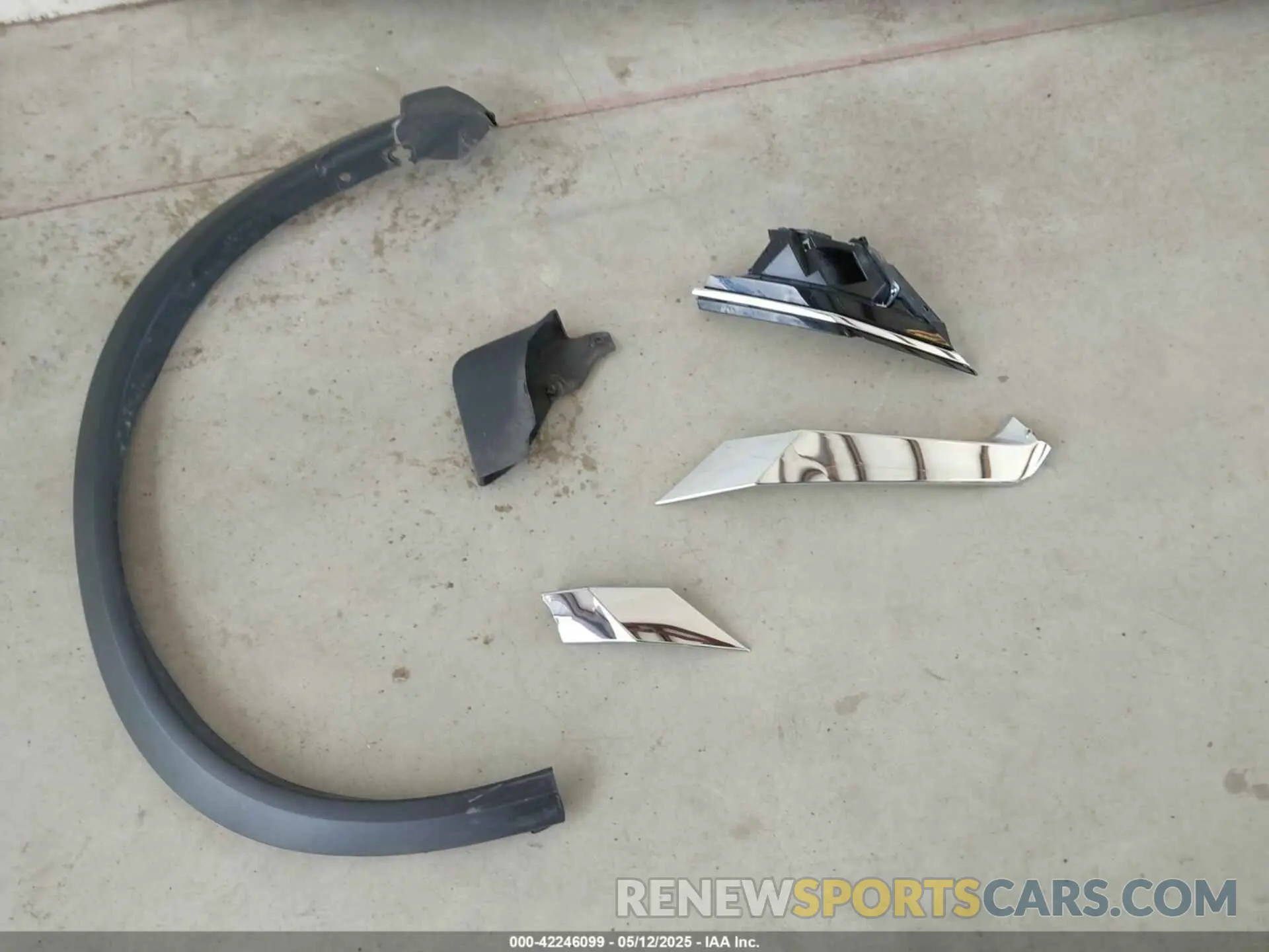12 Photograph of a damaged car 5N1BT3BB6PC938525 NISSAN ROGUE 2023