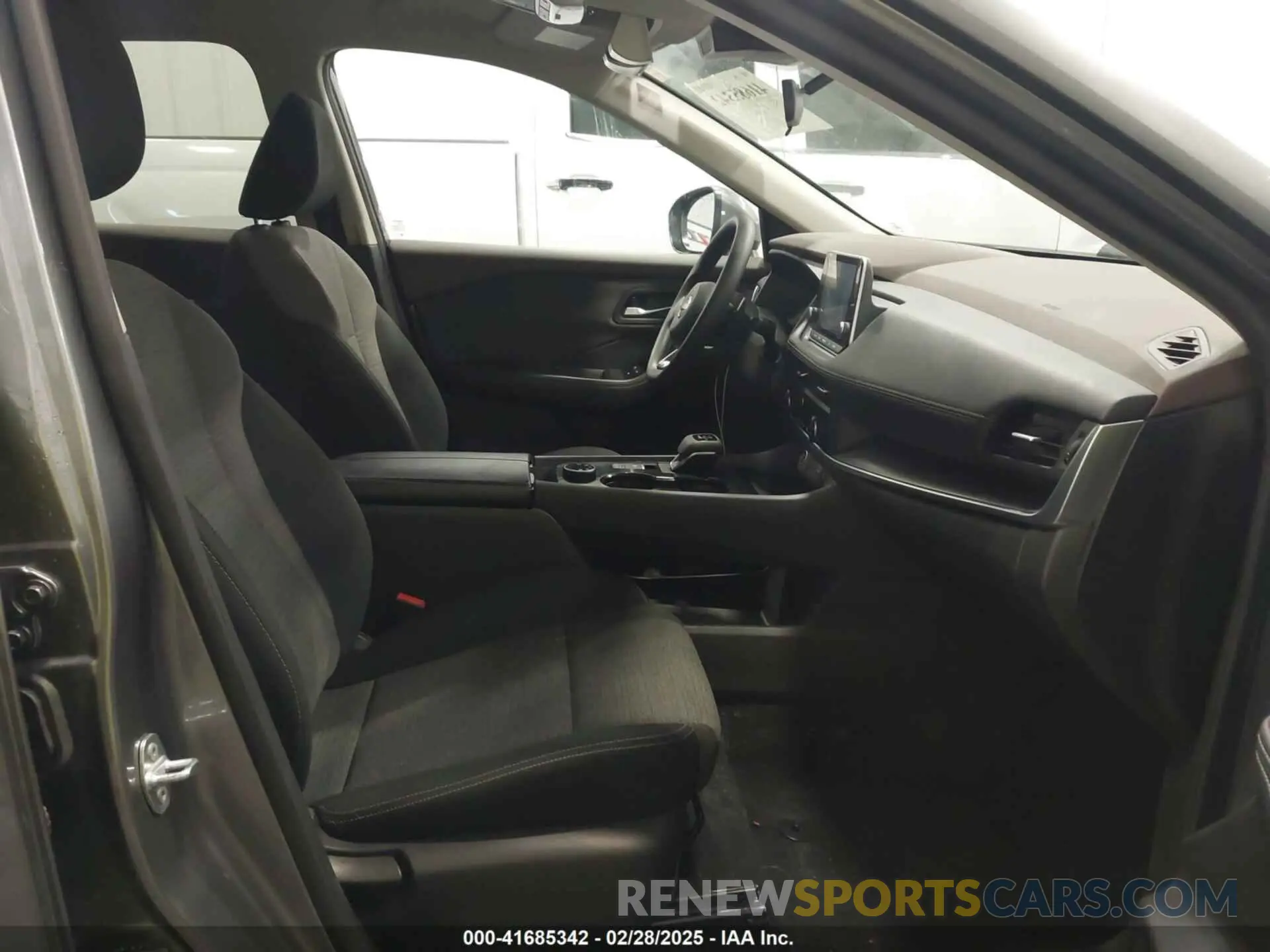 5 Photograph of a damaged car 5N1BT3BB7PC807104 NISSAN ROGUE 2023